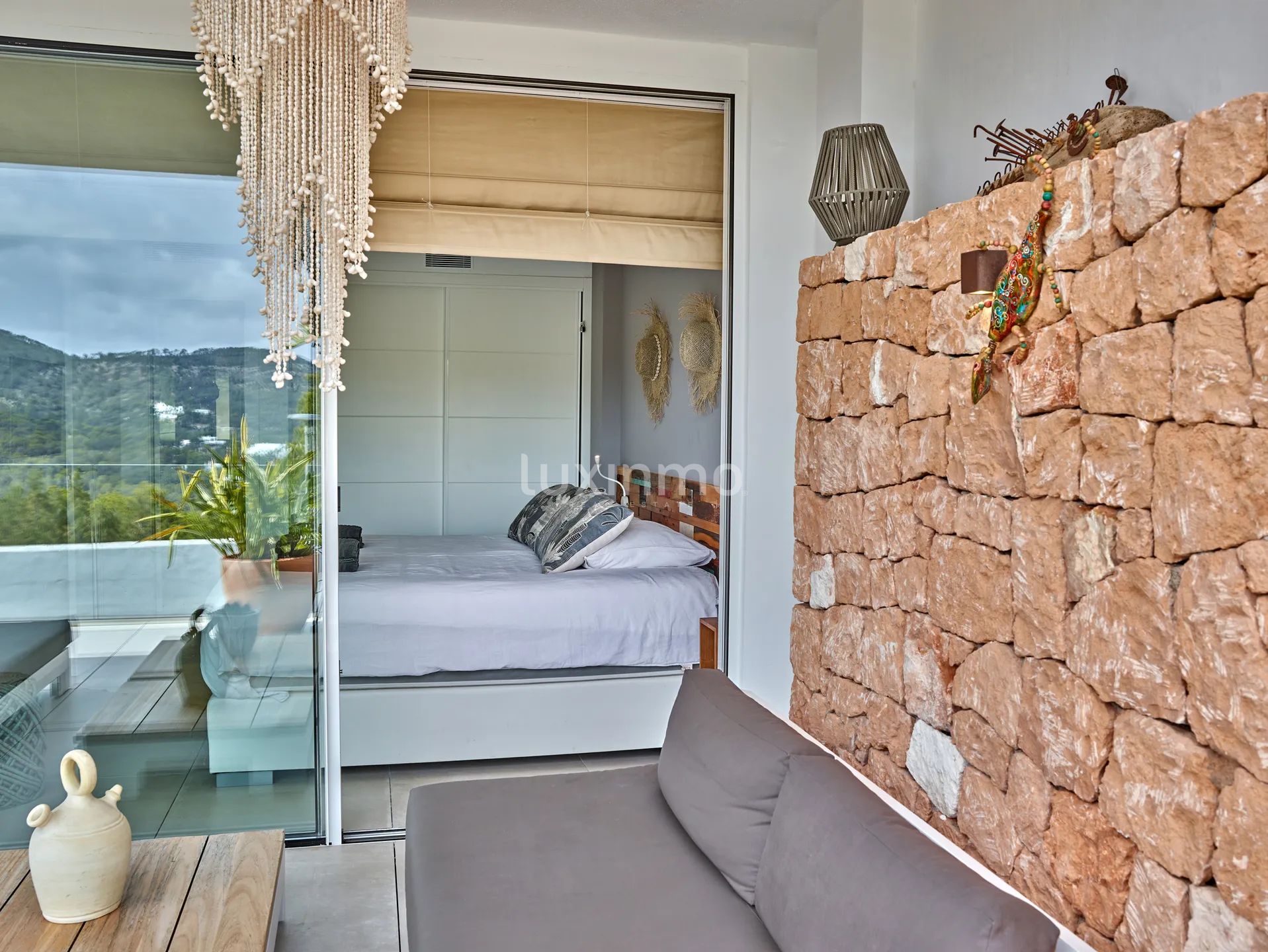 Modern Two-Bedroom Apartment with Sea View Terrace — photo 14