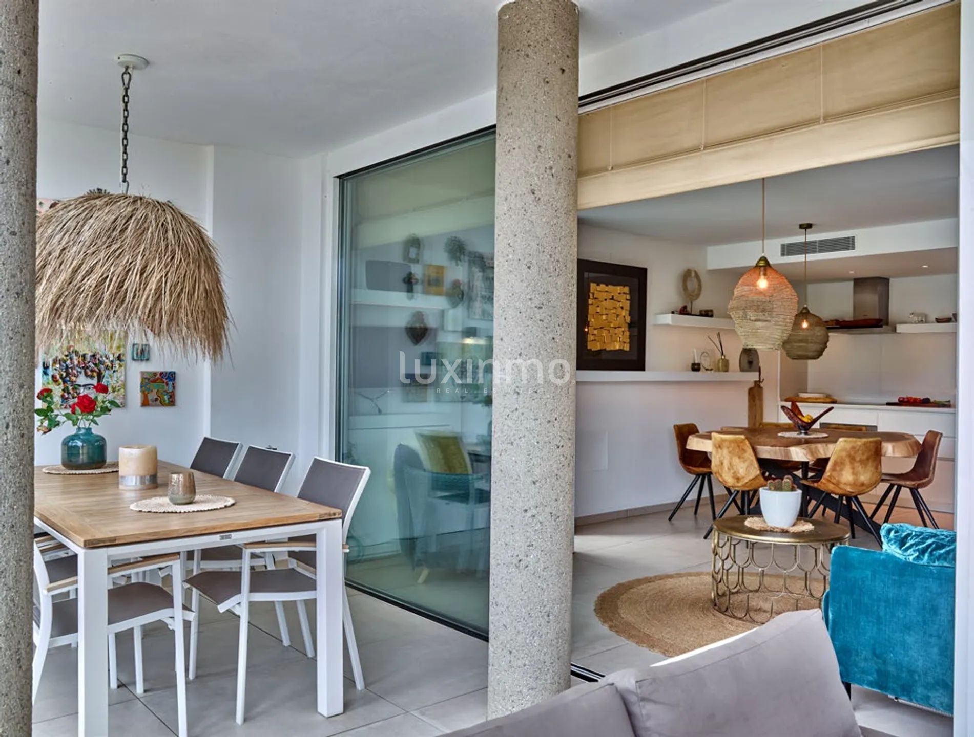 Modern Two-Bedroom Apartment with Sea View Terrace — photo 4