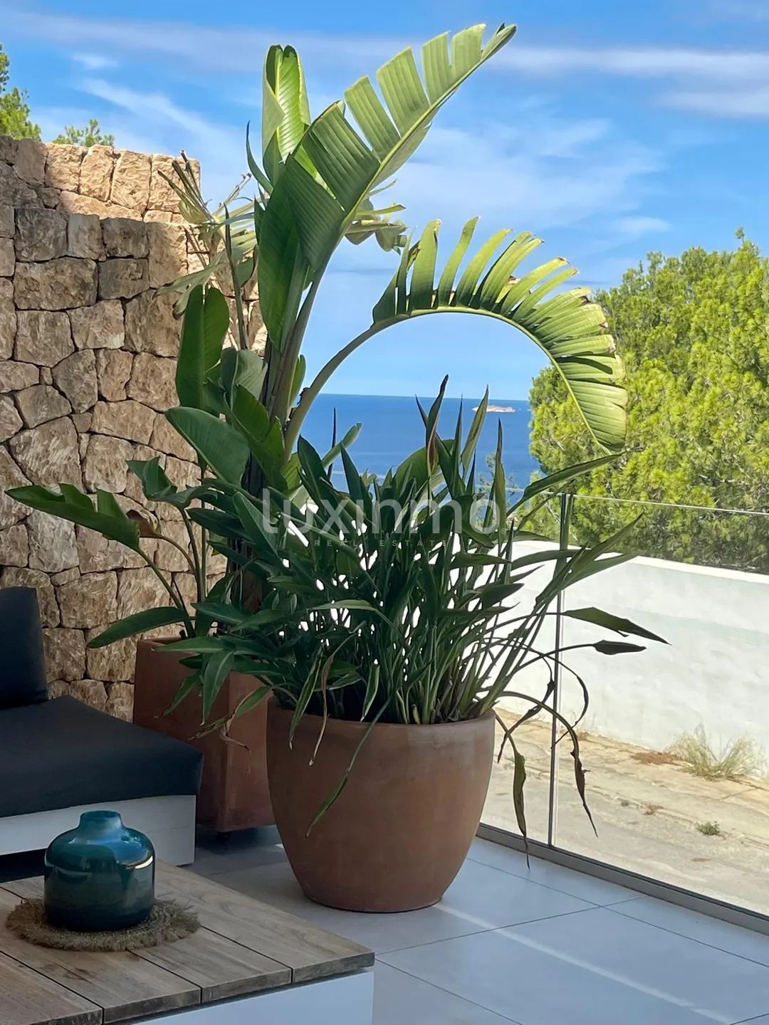 Modern Two-Bedroom Apartment with Sea View Terrace — photo 5