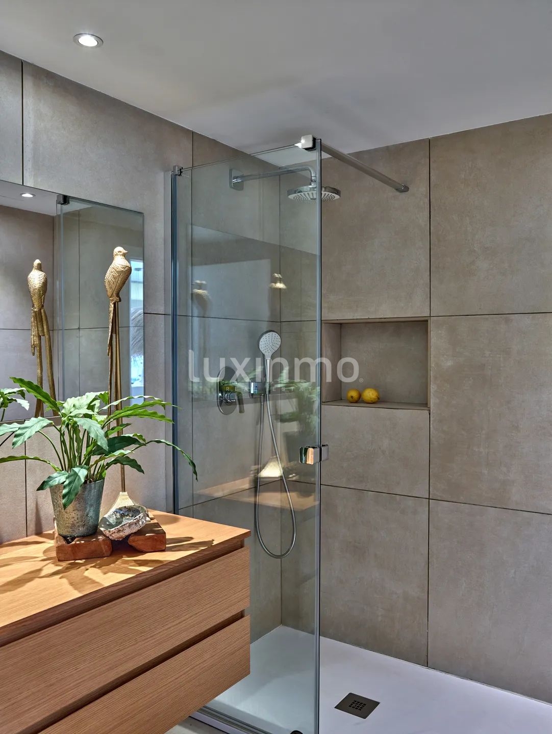 Modern lägenhet med två sovrum och terrass med havsutsikt — photo 24