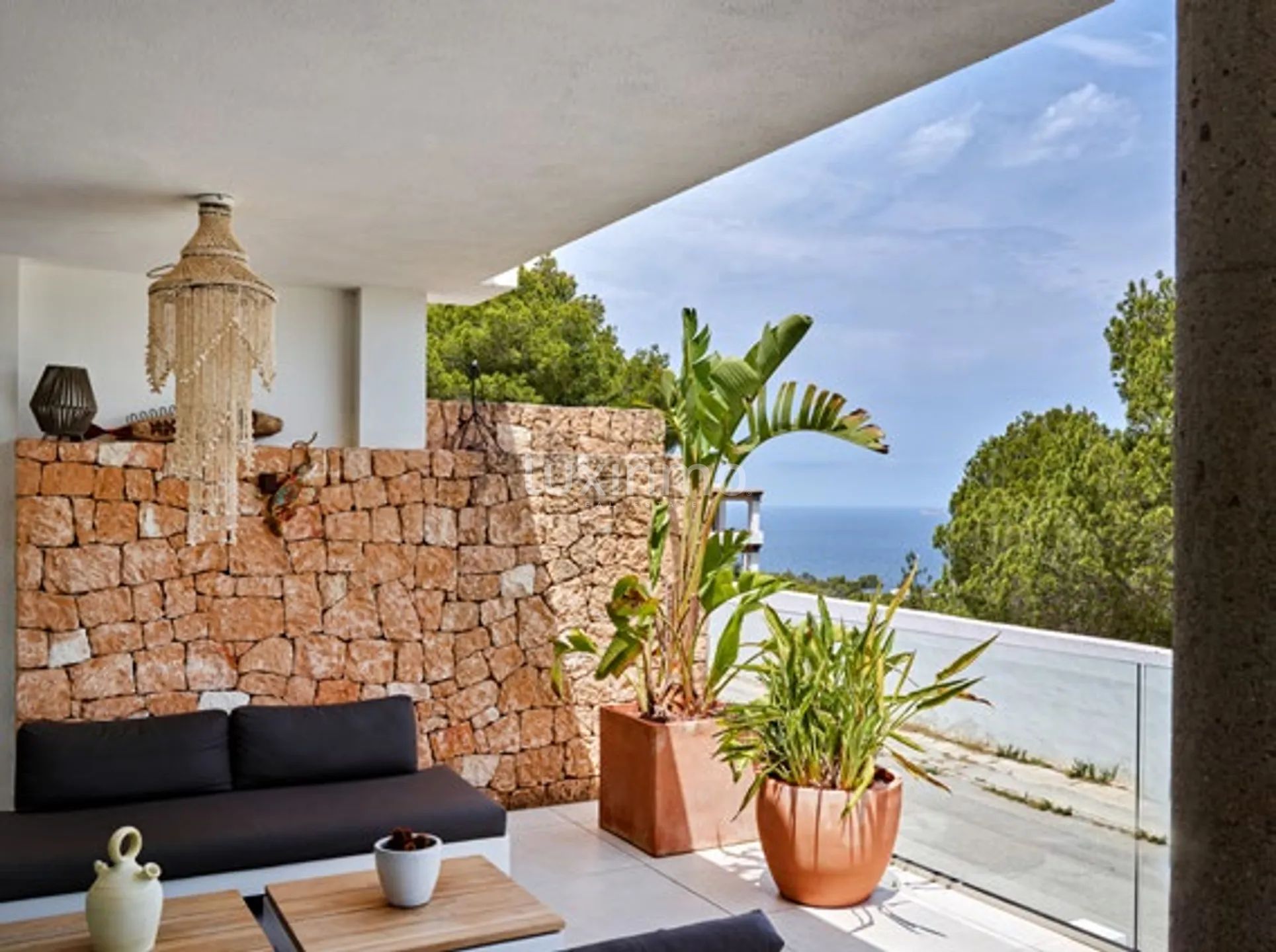 Modern Two-Bedroom Apartment with Sea View Terrace — photo 15