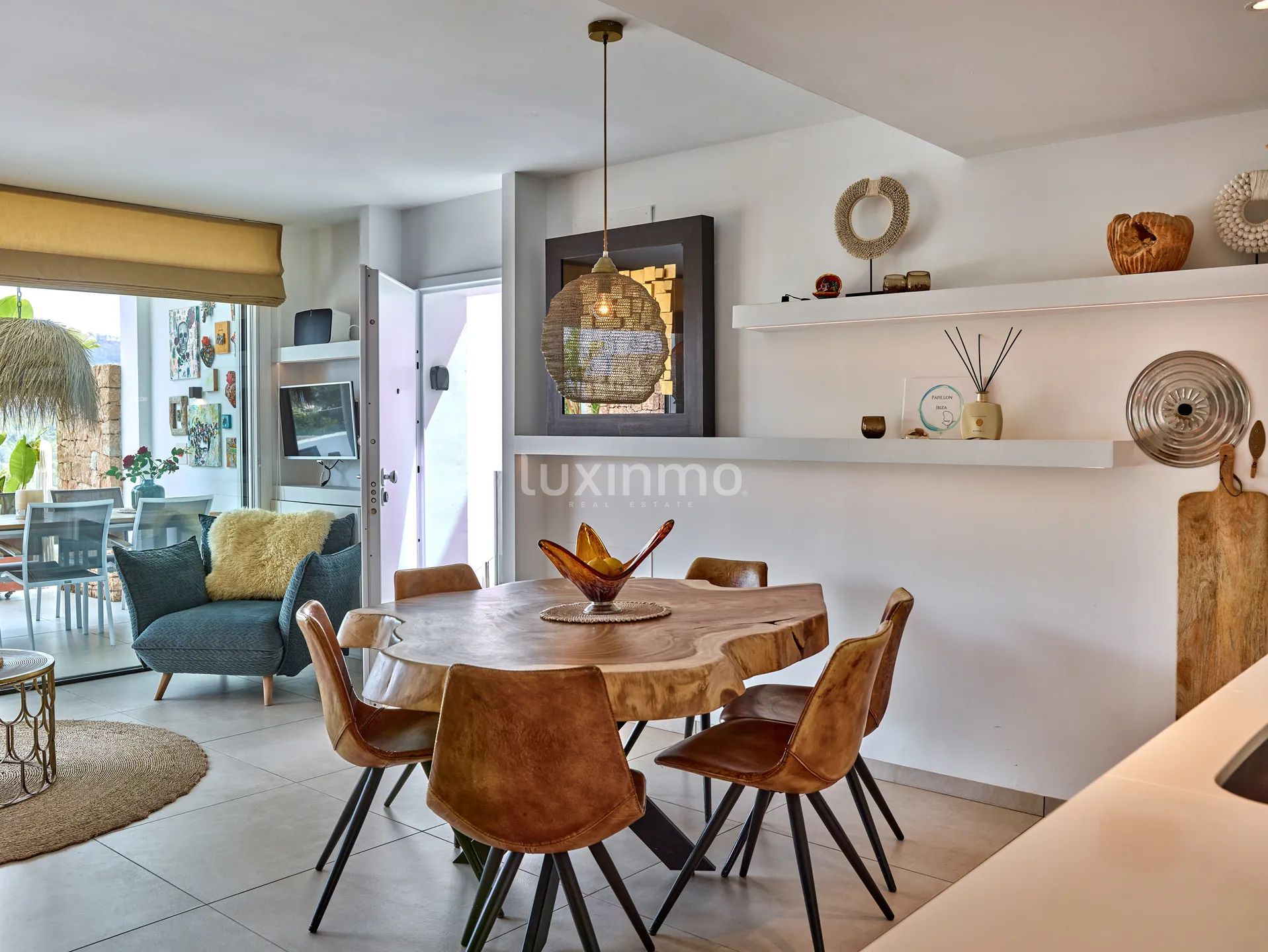 Modern lägenhet med två sovrum och terrass med havsutsikt — photo 10