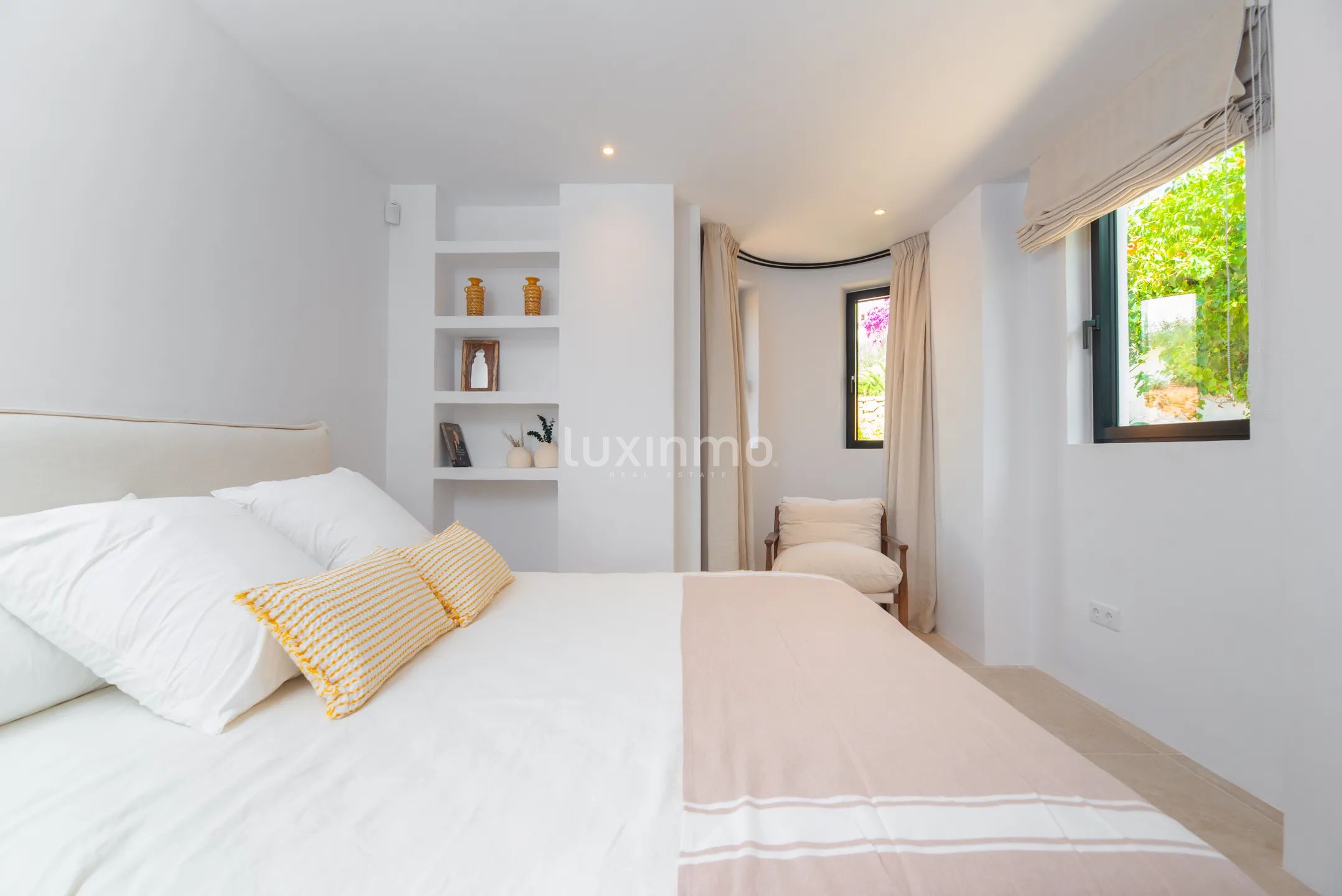 Luksusowa willa z 5 sypialniami w stylu Ibizy w Cap Martinet z widokiem na morze — photo 36