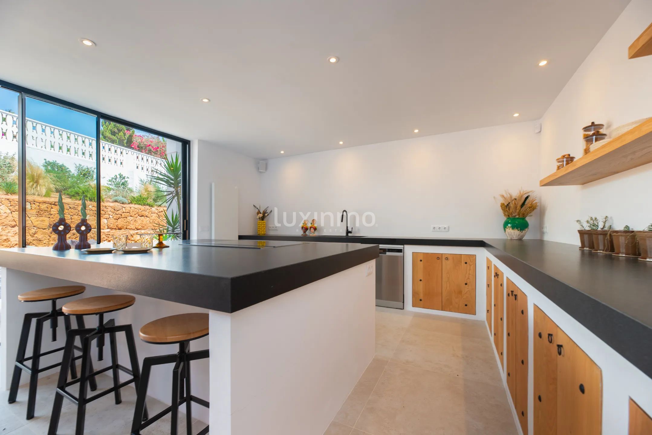 Luxurious 5-bedroom Ibiza style villa in Cap Martinet with sea views — photo 11