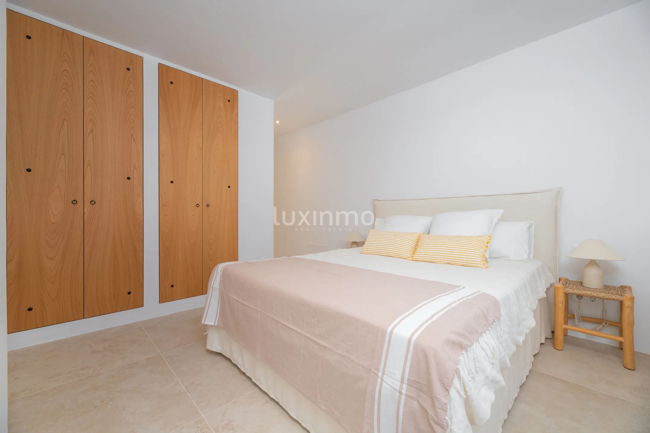 Luksusowa willa z 5 sypialniami w stylu Ibizy w Cap Martinet z widokiem na morze — photo 42