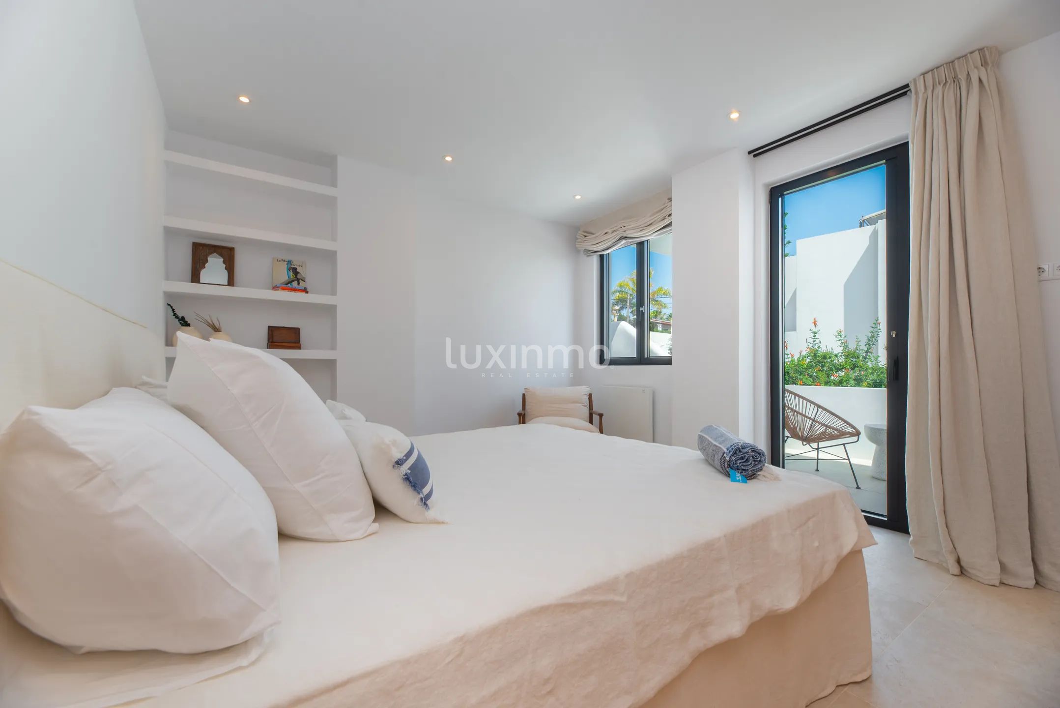 Luxurious 5-bedroom Ibiza style villa in Cap Martinet with sea views — photo 34