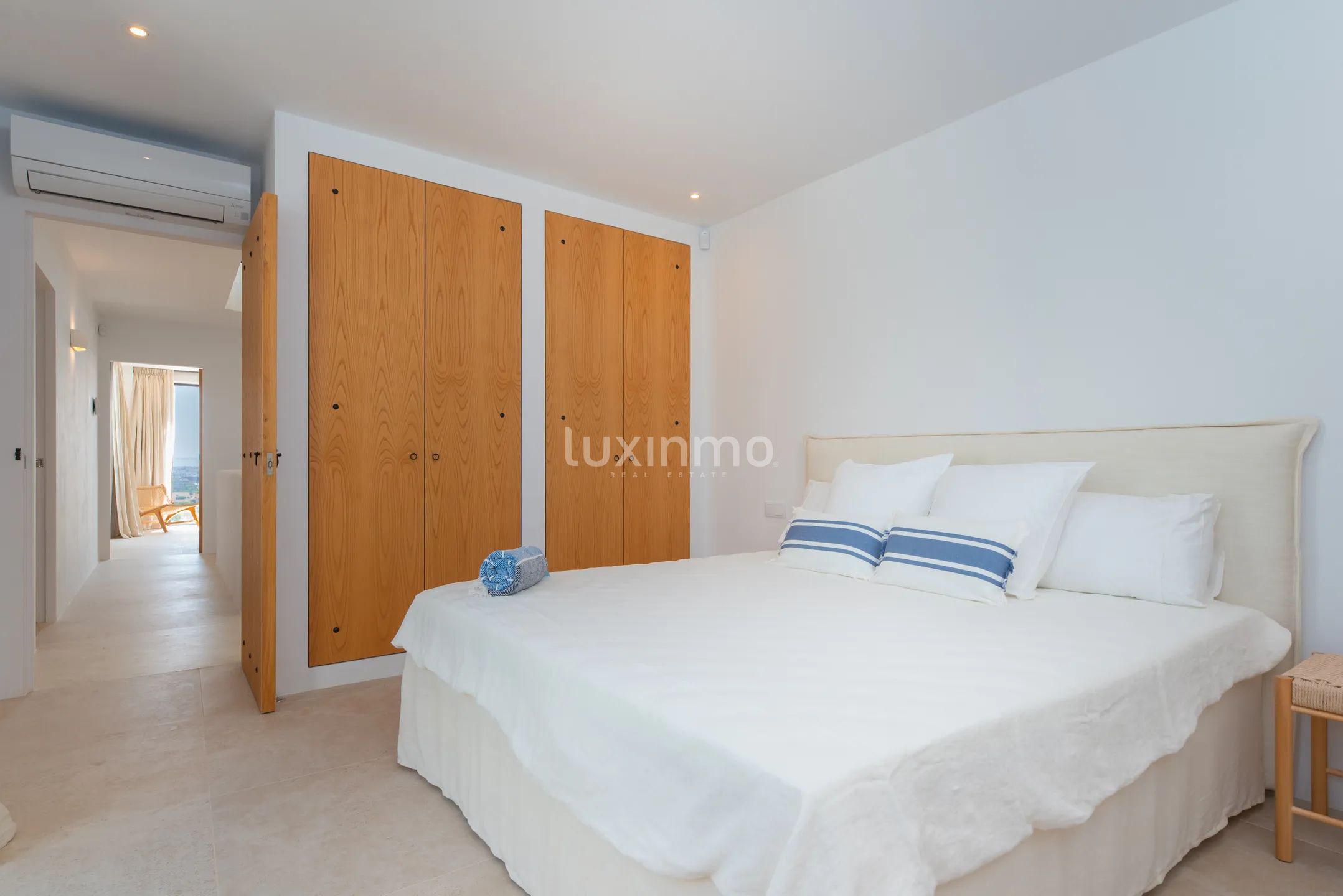 Luxurious 5-bedroom Ibiza style villa in Cap Martinet with sea views — photo 33