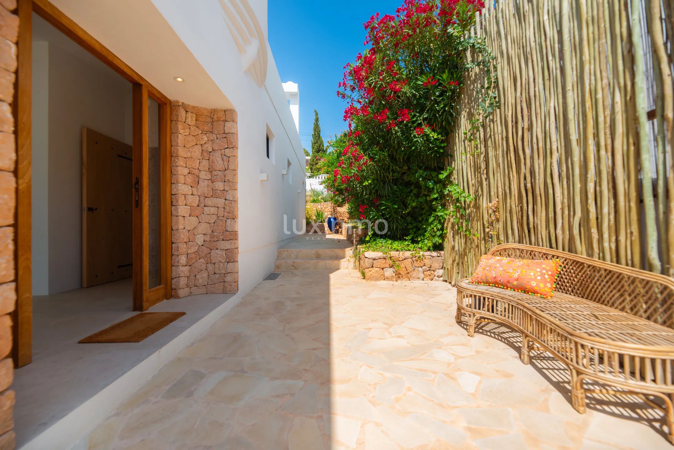 Luxurious 5-bedroom Ibiza style villa in Cap Martinet with sea views — photo 8