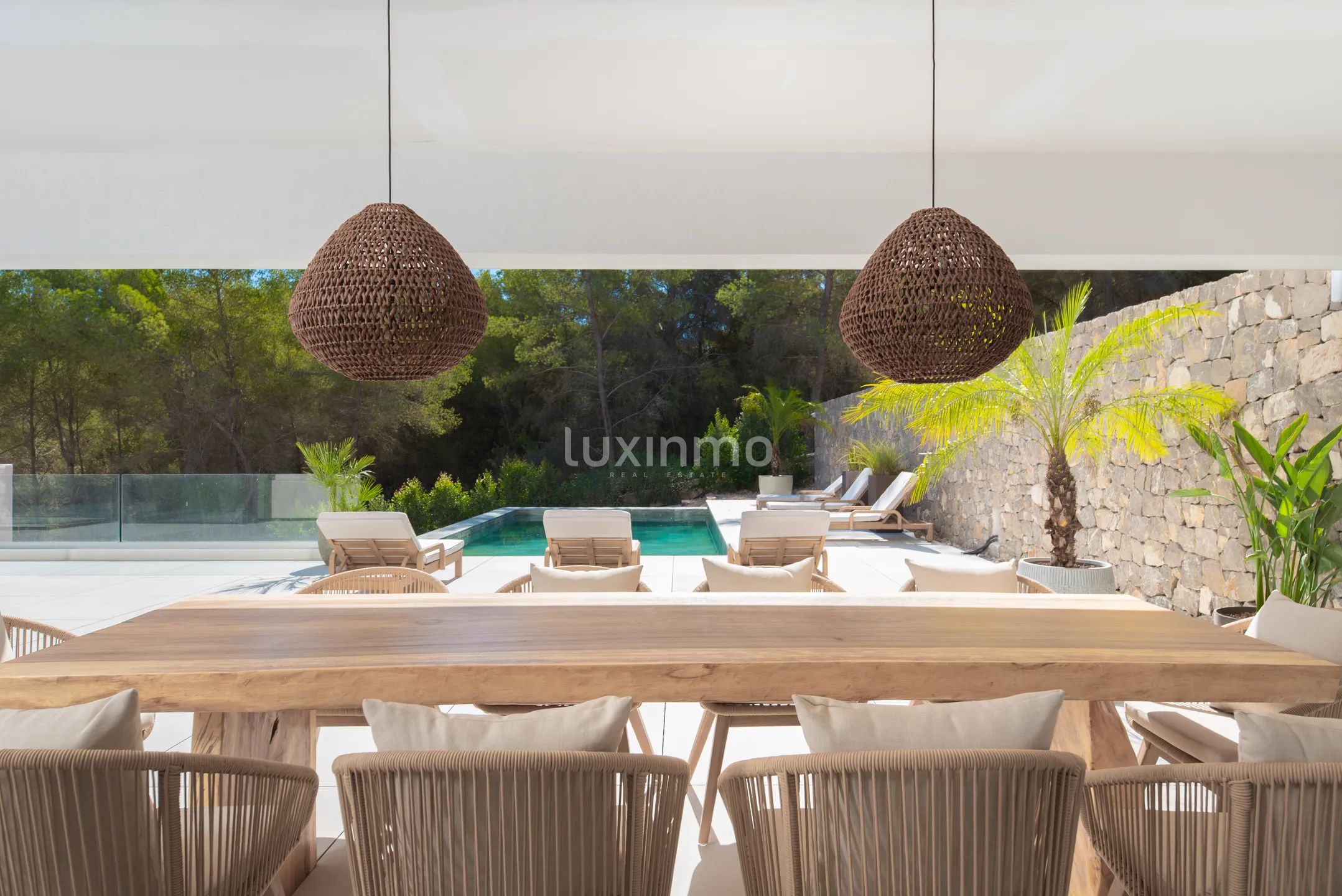 Moderna villa de 4 dormitorios en Roca Llisa con piscina infinita y vistas a la montaña — photo 15