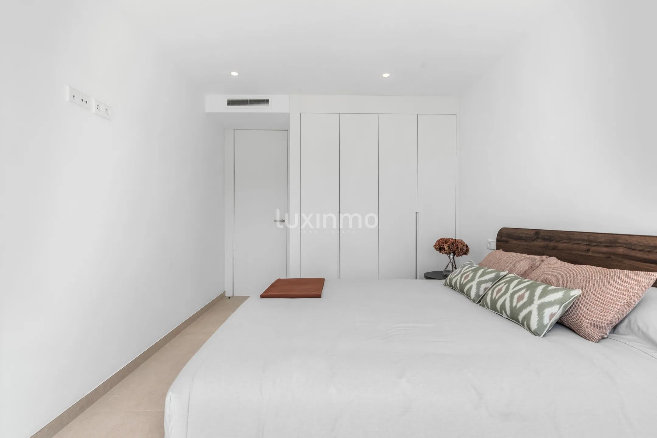 Luxury villa with Mediterranean spirit in Altea — photo 24