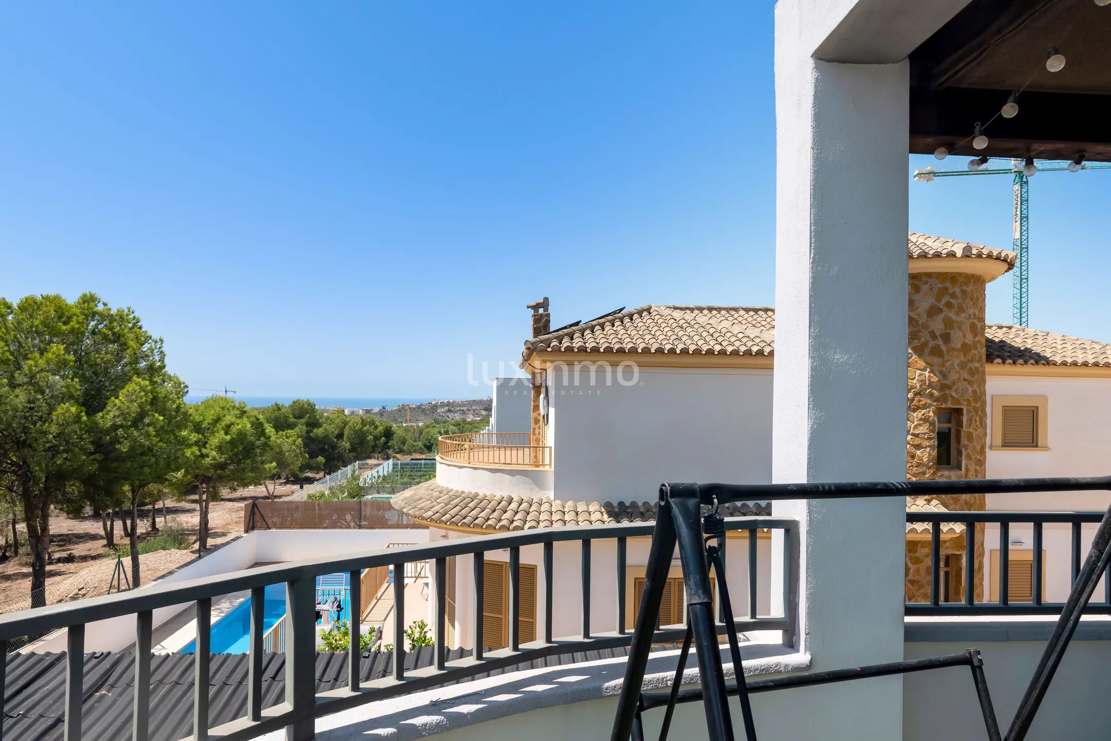 Mediterranean Style Detached House with Private Pool in Sierra Cortina — photo 23