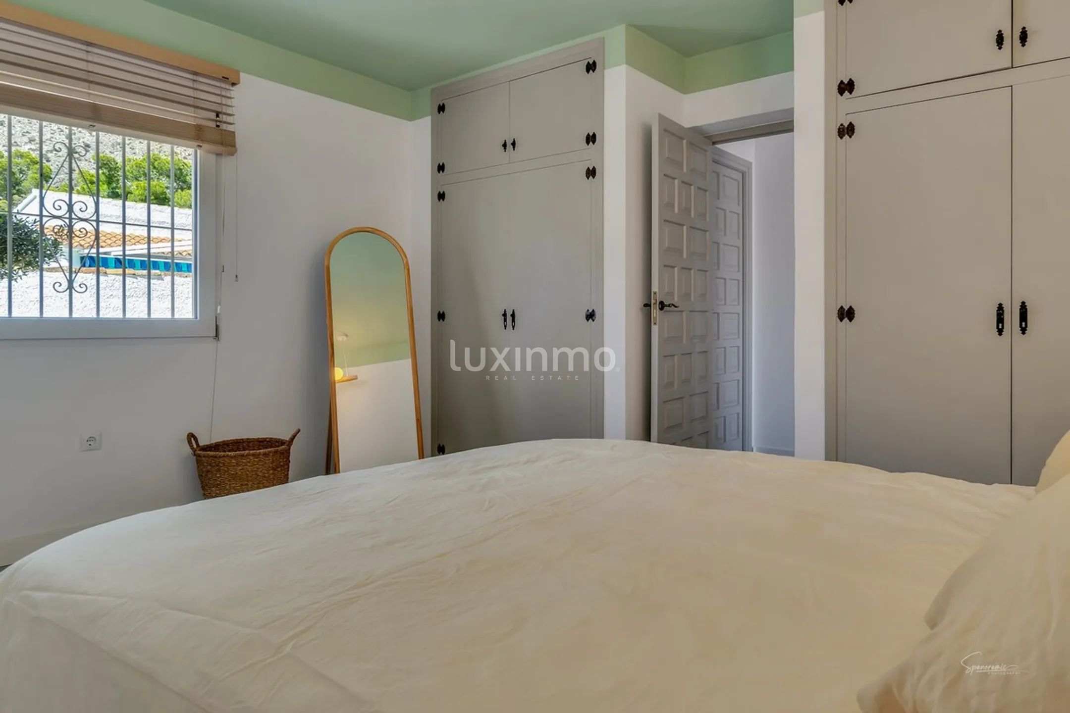 Villa for sale with panoramic views in Altea La Vella — photo 22