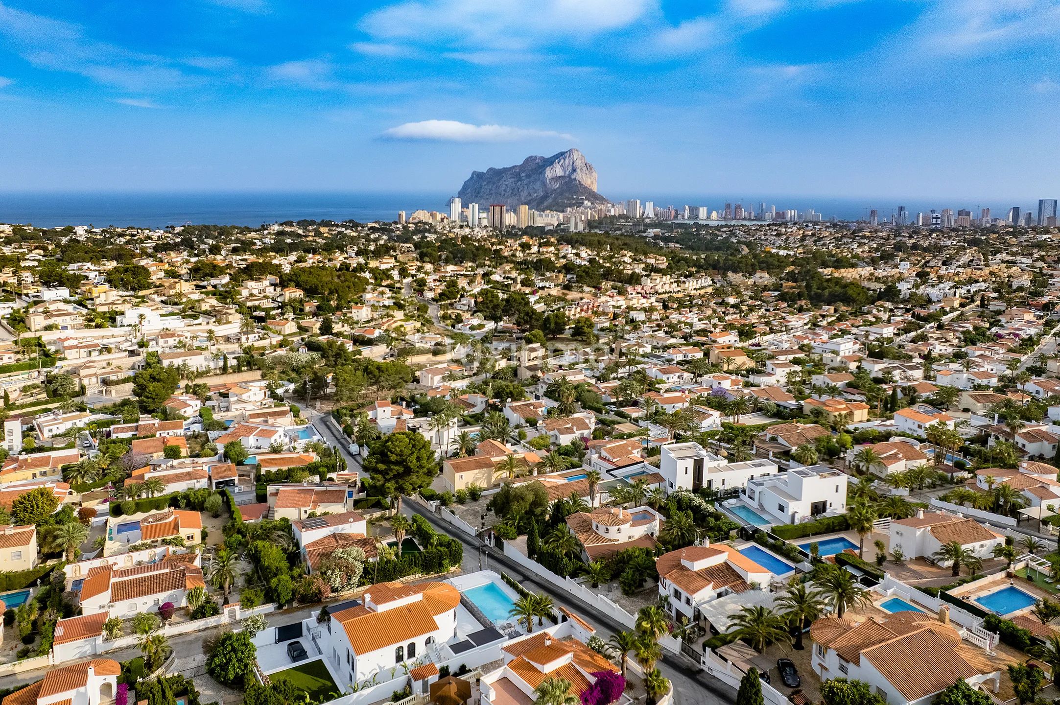 Impresionante chalet de 5 dormitorios con piscina privada y vistas a la montaña en Calpe — photo 5