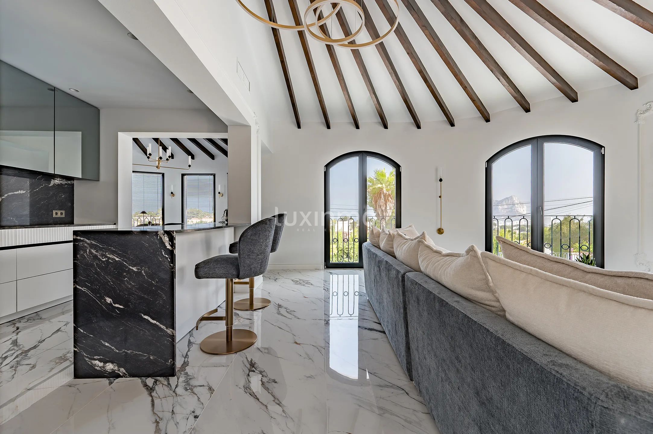 Impresionante chalet de 5 dormitorios con piscina privada y vistas a la montaña en Calpe — photo 11