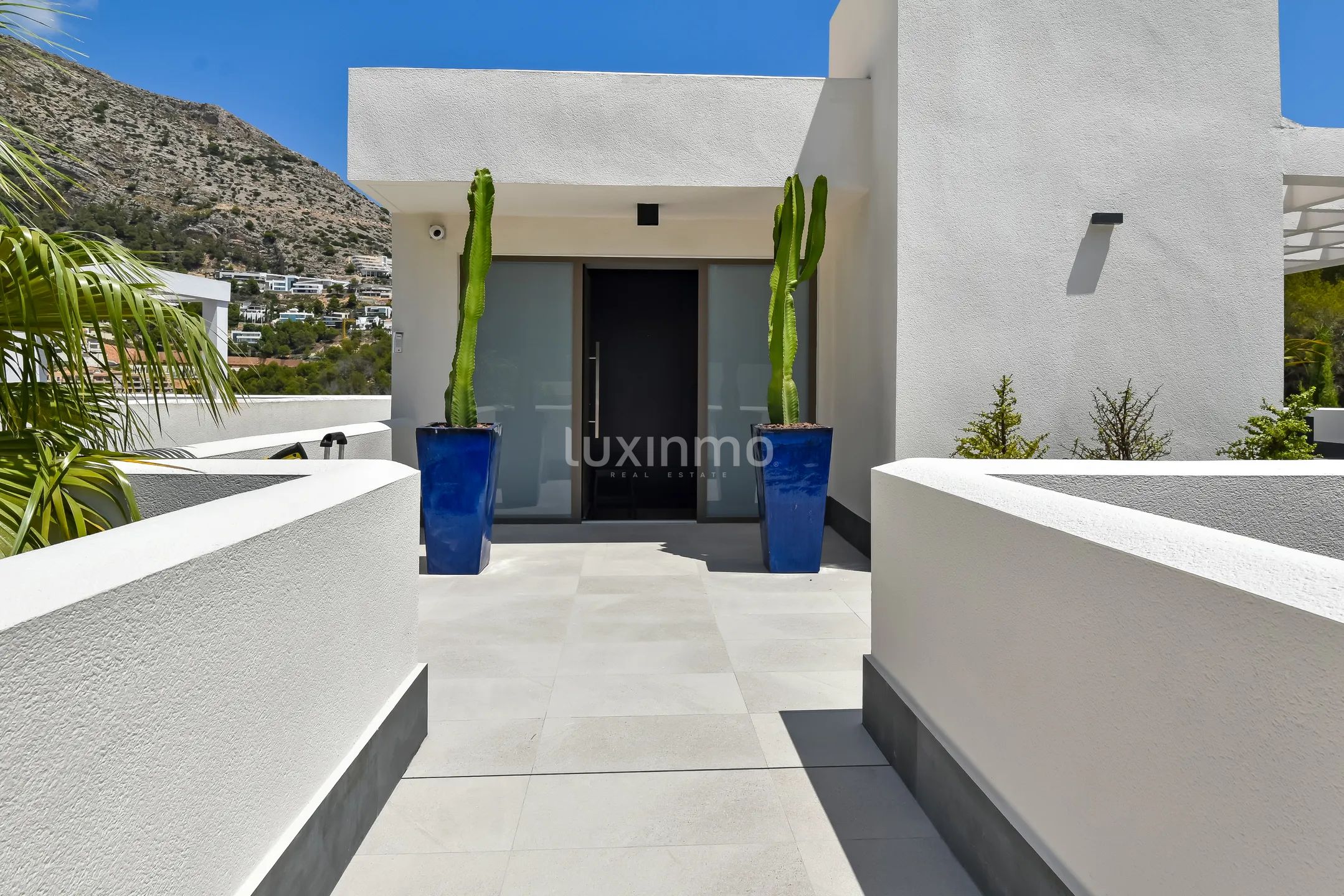 Newly refurbished luxury villa for rent with panoramic views towards Altea Hills — photo 34
