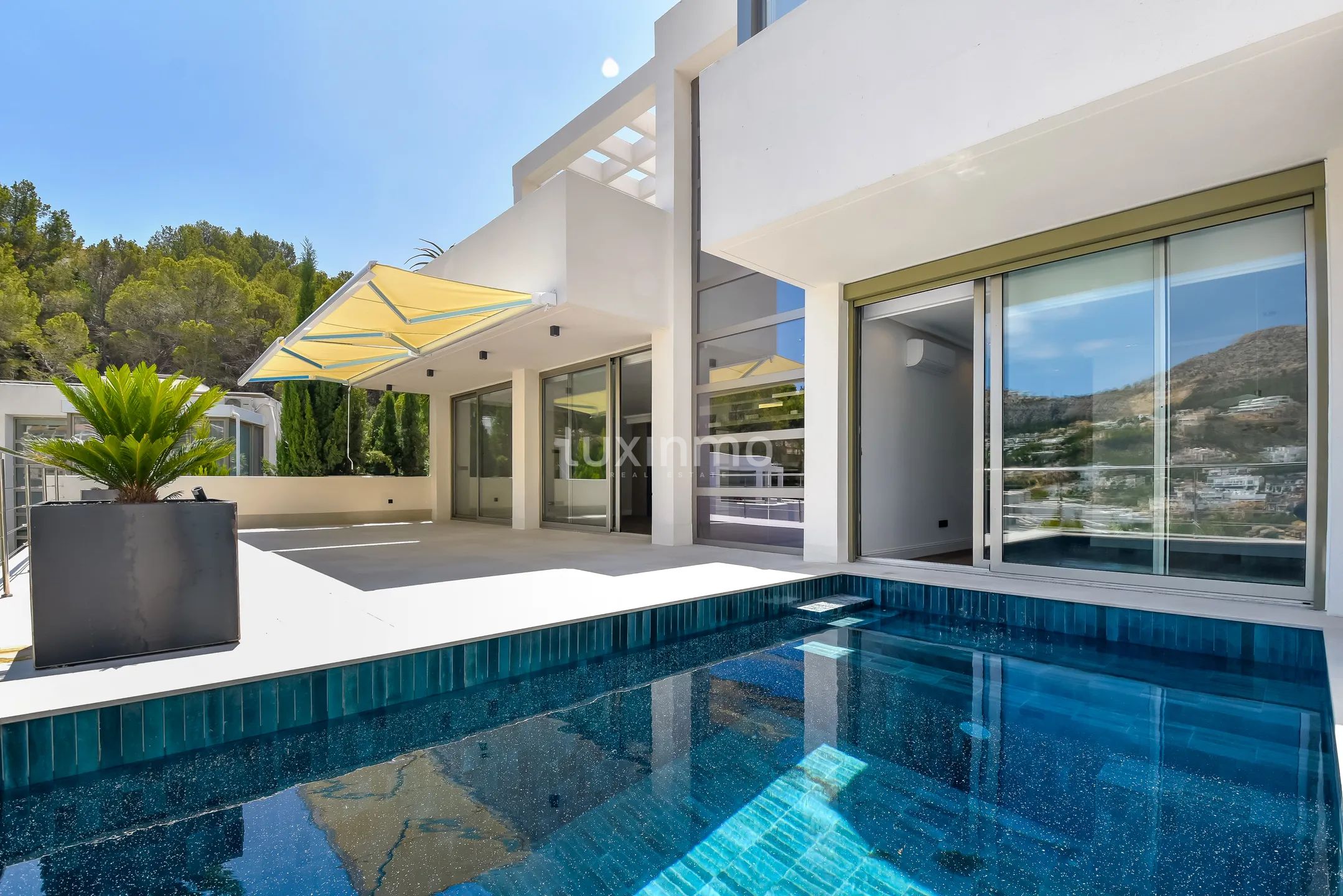 Newly refurbished luxury villa for rent with panoramic views towards Altea Hills