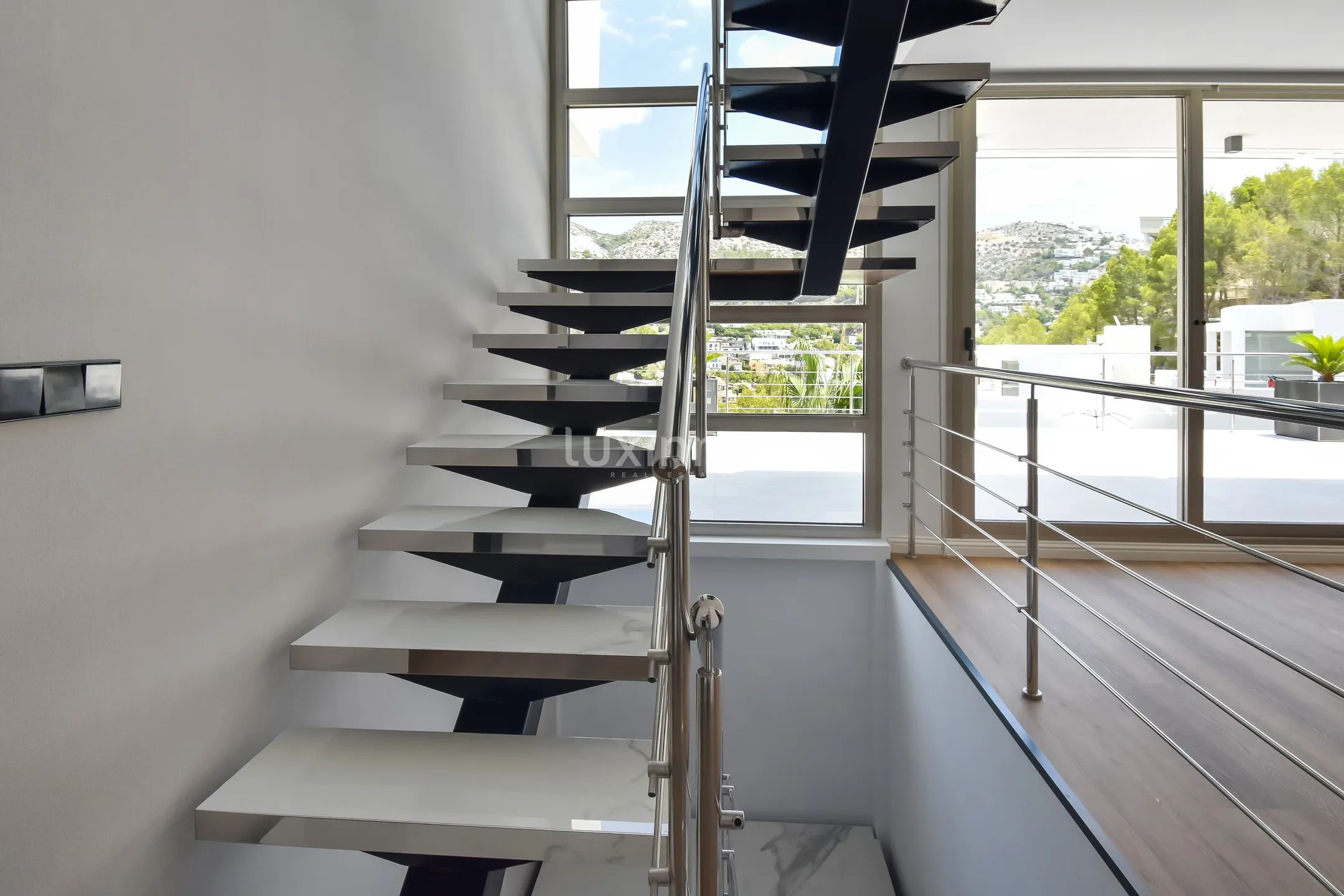 Newly refurbished luxury villa for rent with panoramic views towards Altea Hills — photo 14