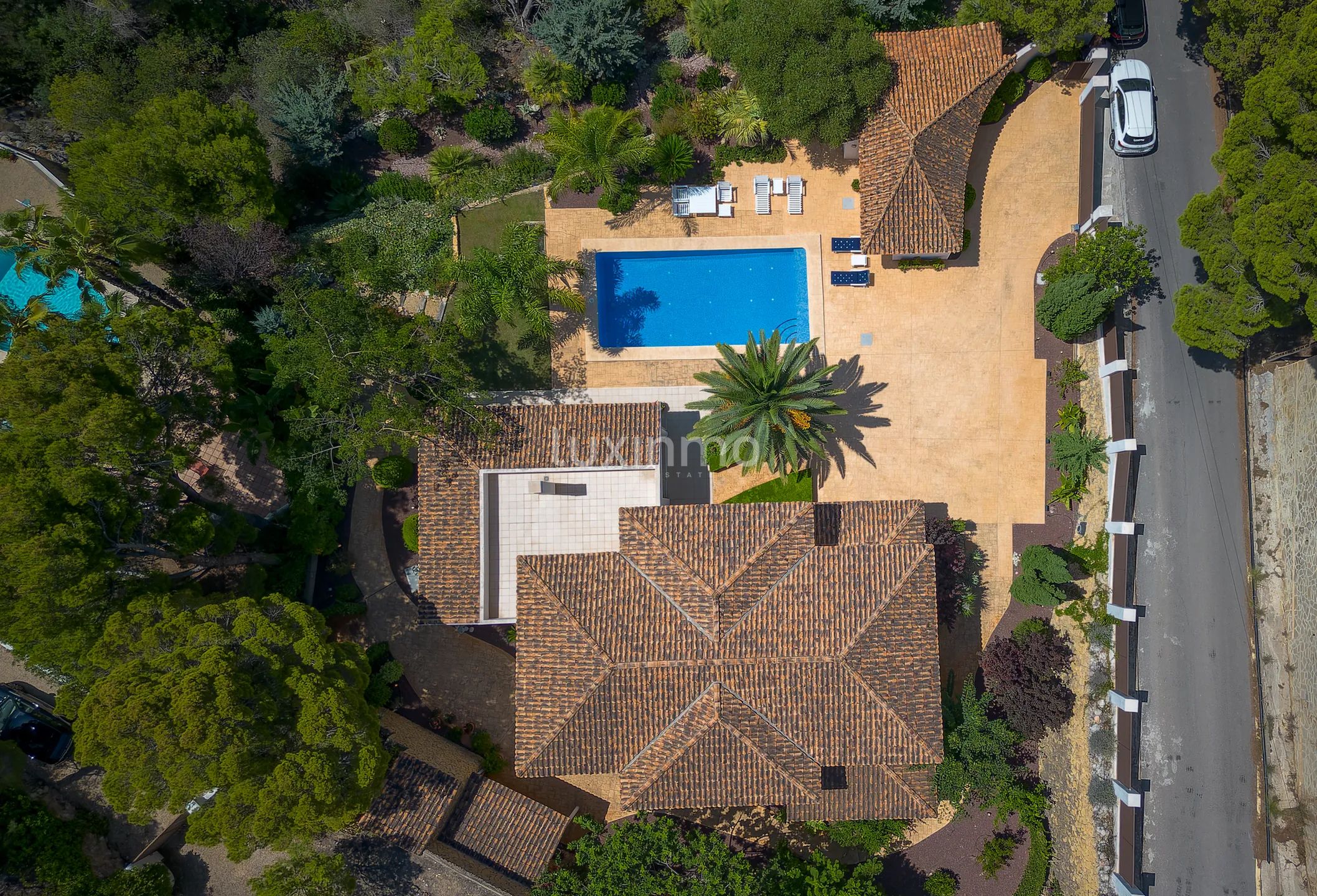 Villa moderne avec vue sur la mer et grand terrain — photo 60