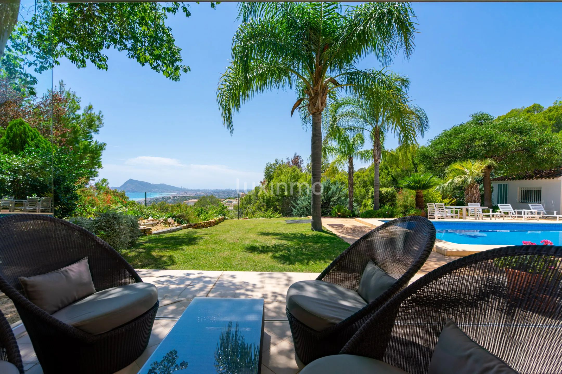 Villa moderne avec vue sur la mer et grand terrain — photo 50