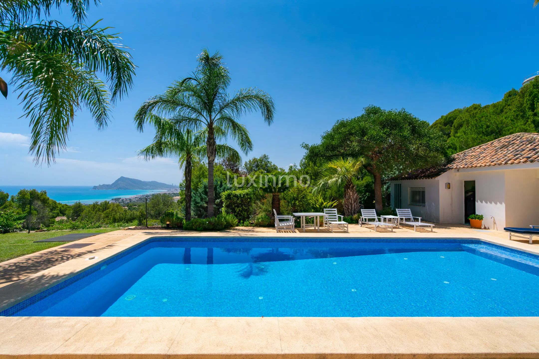 Villa moderne avec vue sur la mer et grand terrain — photo 54