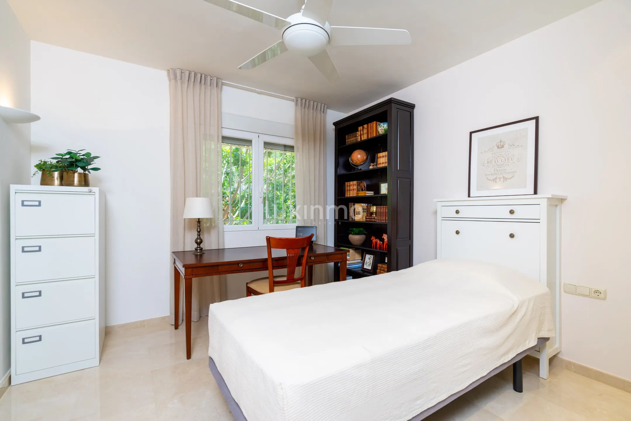 Modern villa with sea views and large plot of land — photo 36
