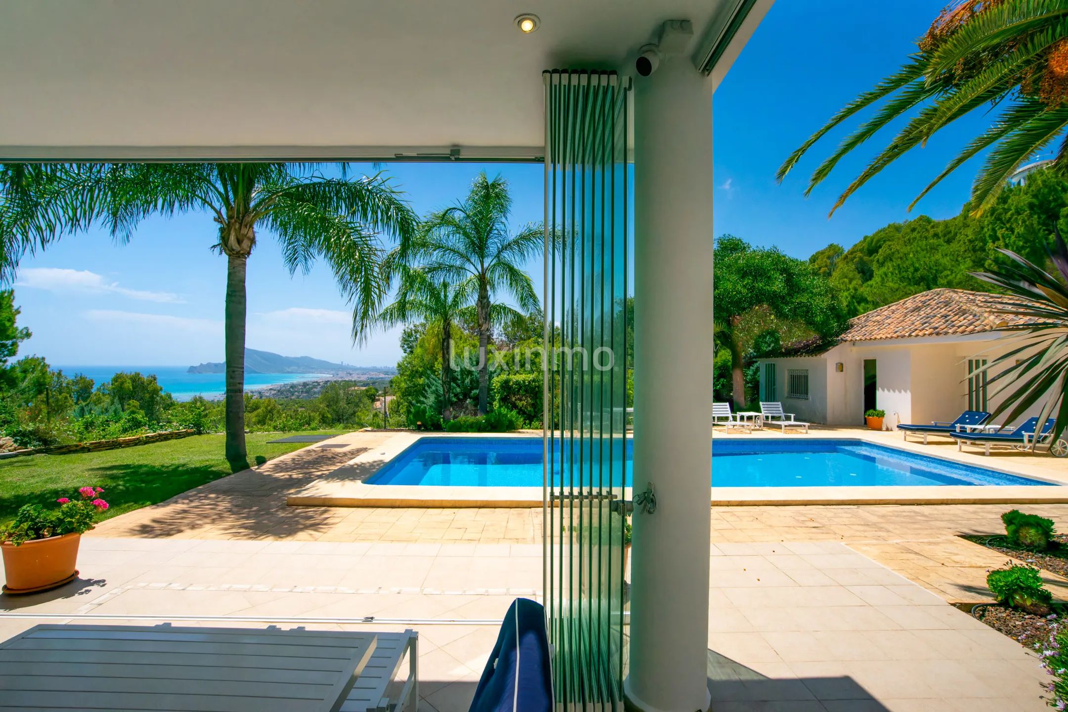 Modern villa with sea views and large plot of land — photo 5