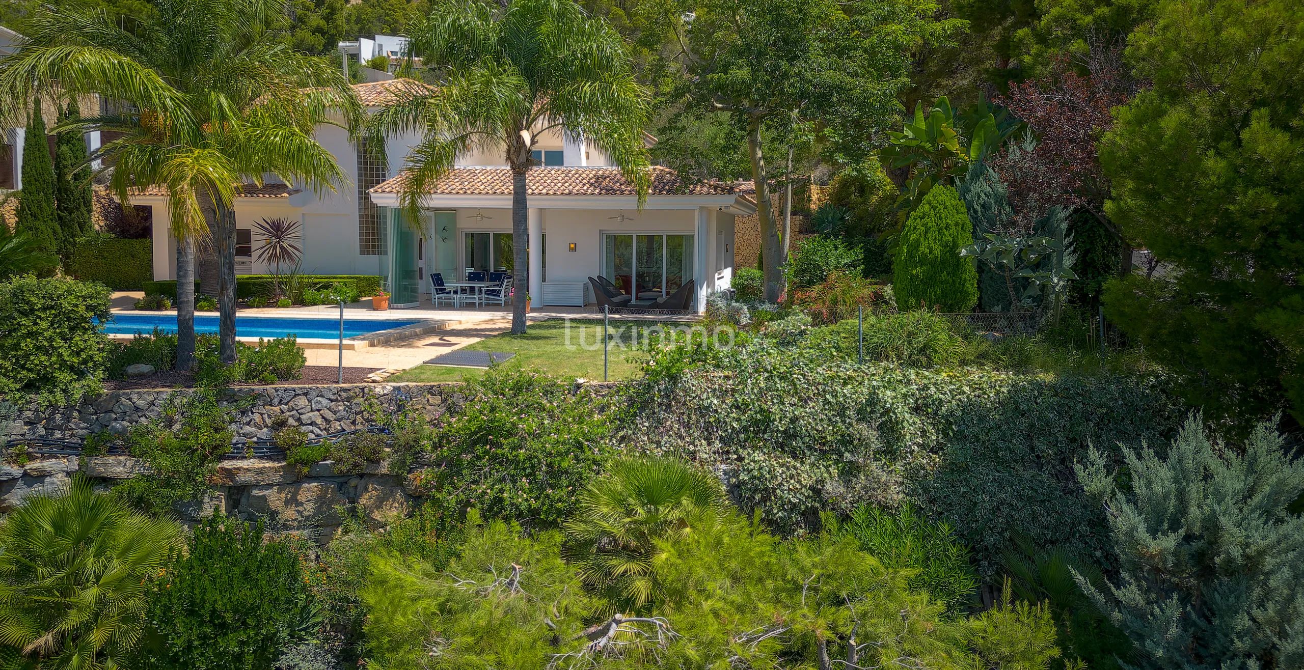 Modern villa with sea views and large plot of land — photo 61