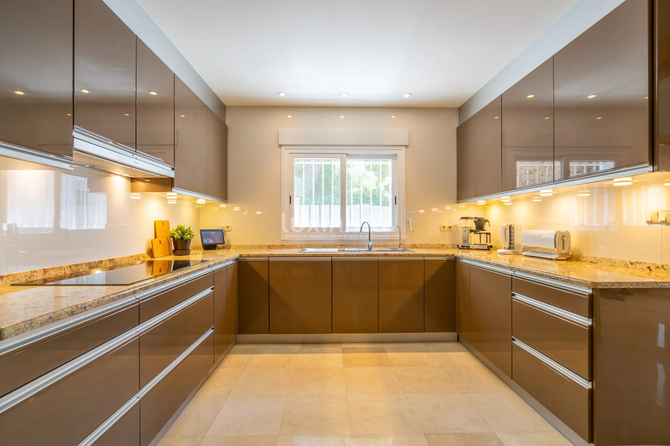 Villa moderne avec vue sur la mer et grand terrain — photo 19