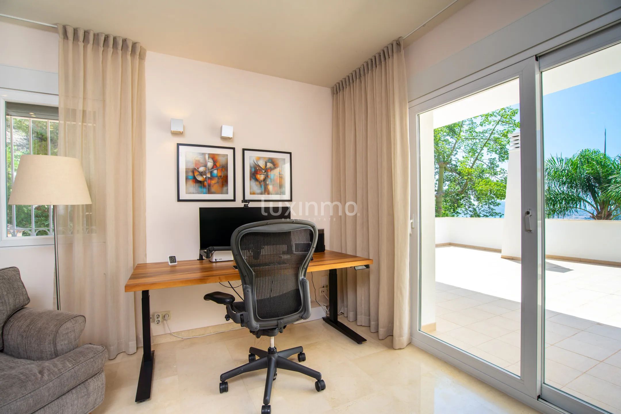 Villa moderne avec vue sur la mer et grand terrain — photo 38