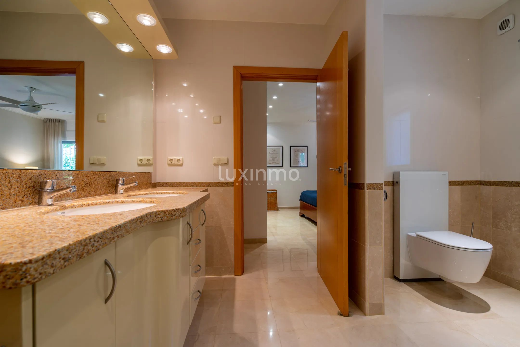 Modern villa with sea views and large plot of land — photo 25