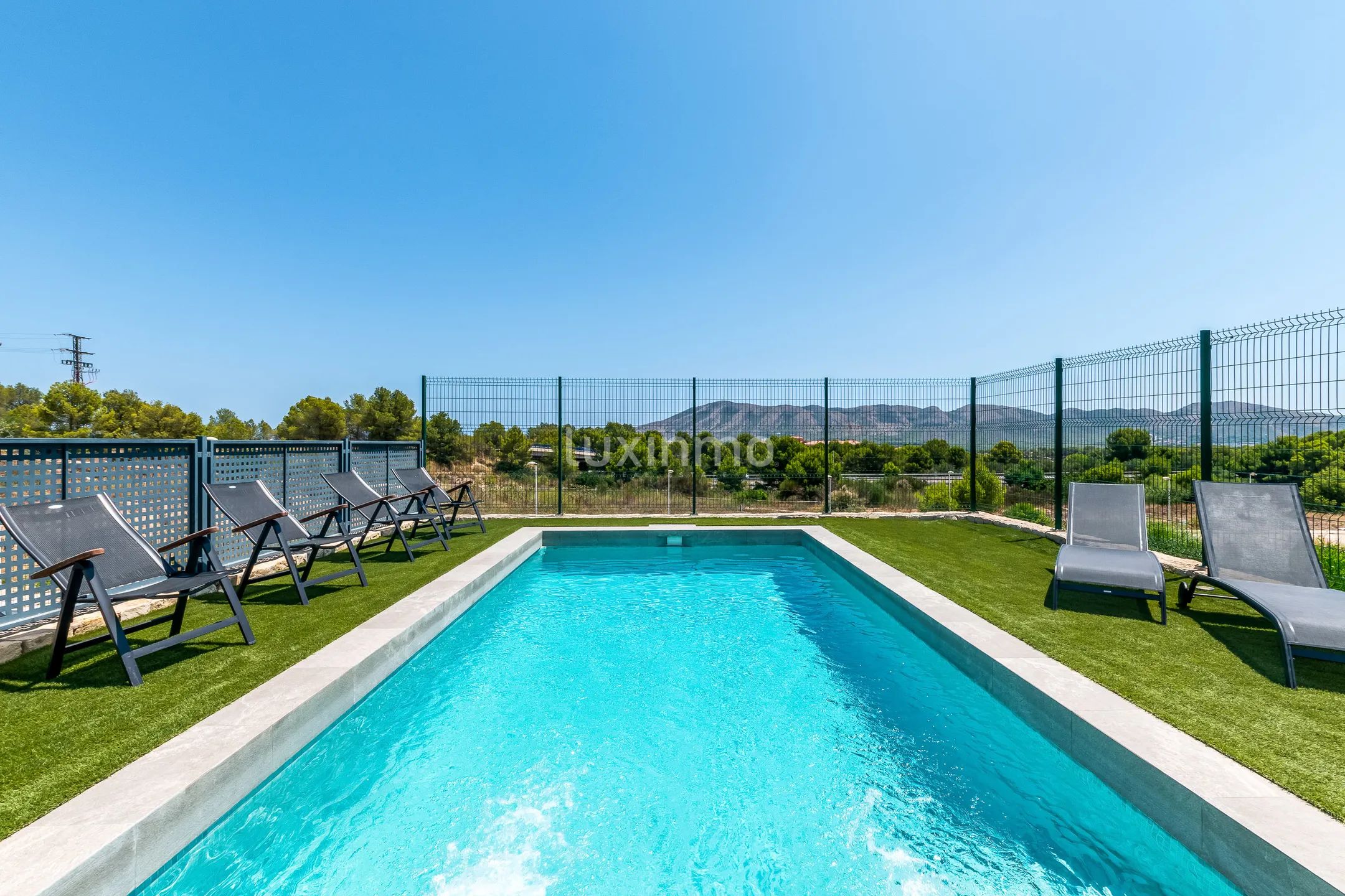 Modern villa with mountain views and private swimming pool in Alfaz del PI — photo 2
