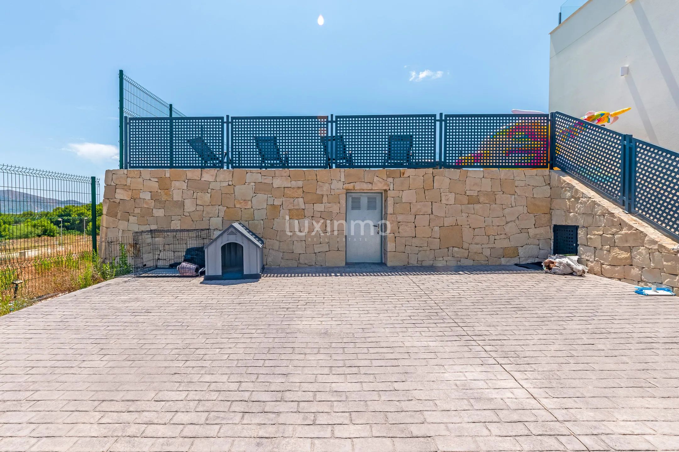 Modern villa with mountain views and private swimming pool in Alfaz del PI — photo 30