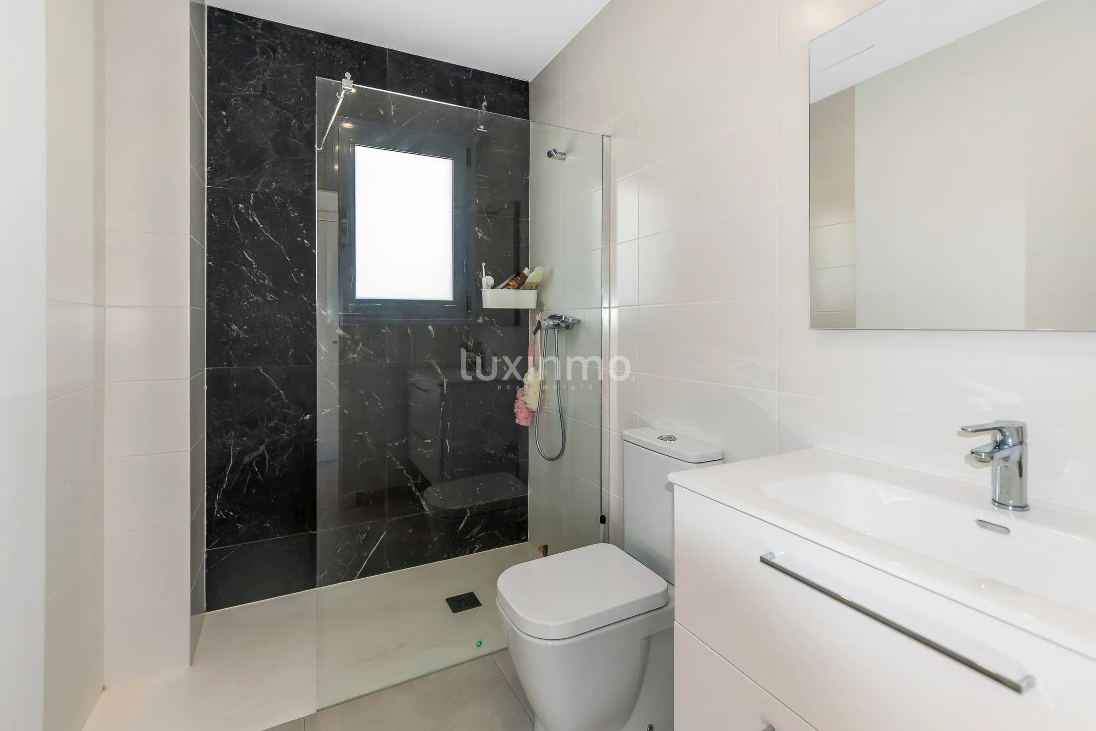 Modern villa with mountain views and private swimming pool in Alfaz del PI — photo 22