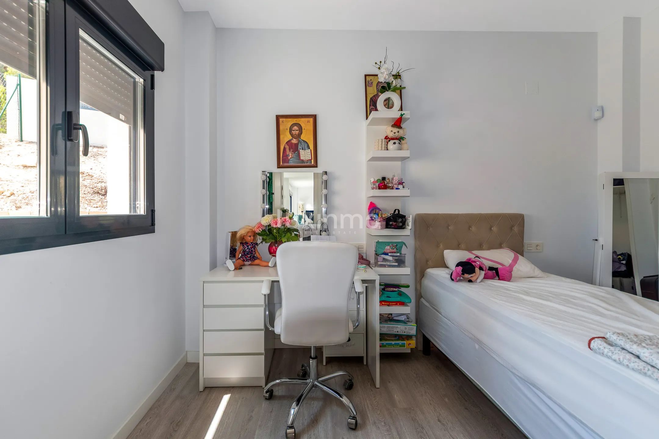 Modern villa with mountain views and private swimming pool in Alfaz del PI — photo 13