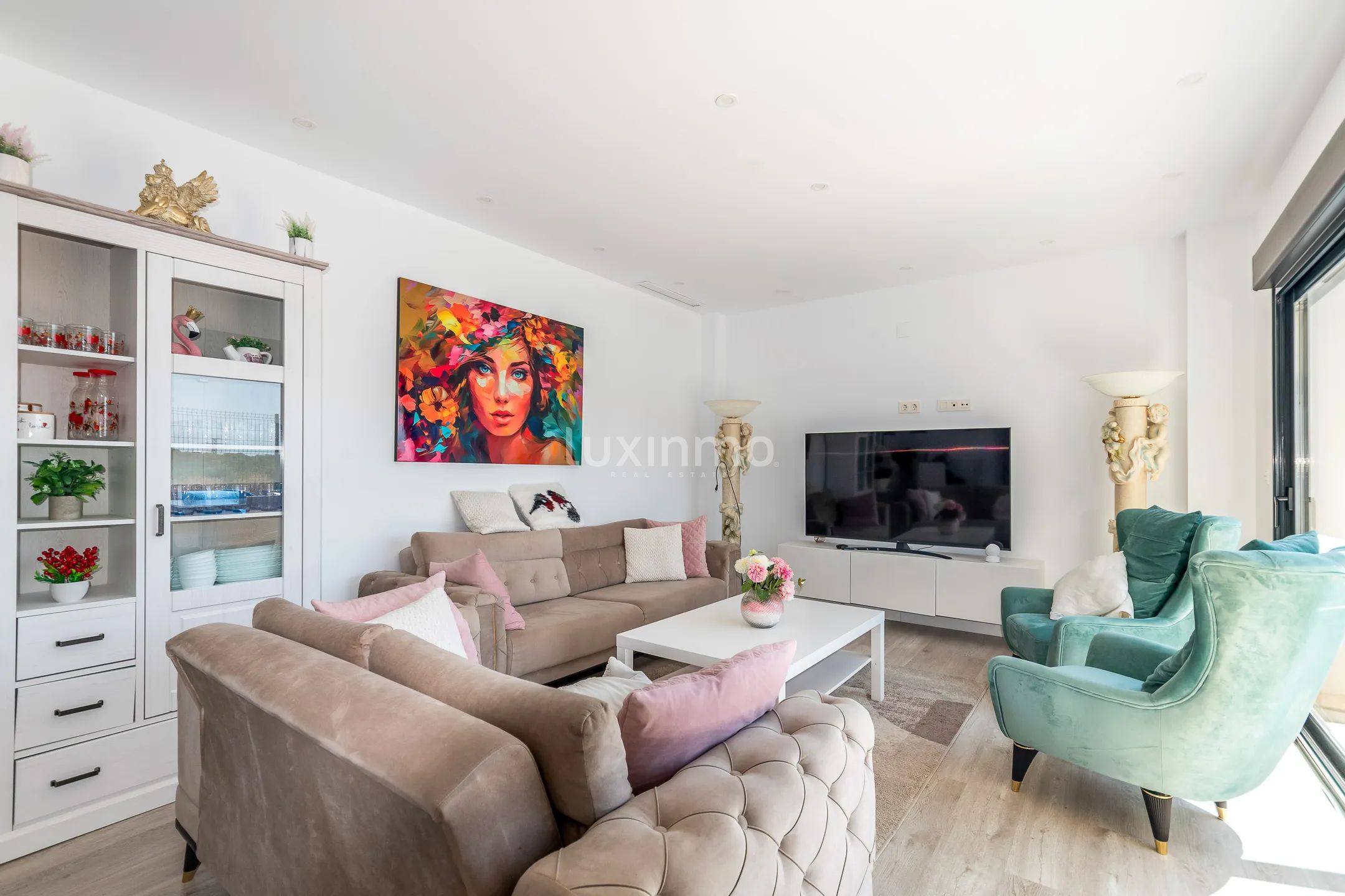 Modern villa with mountain views and private swimming pool in Alfaz del PI — photo 7