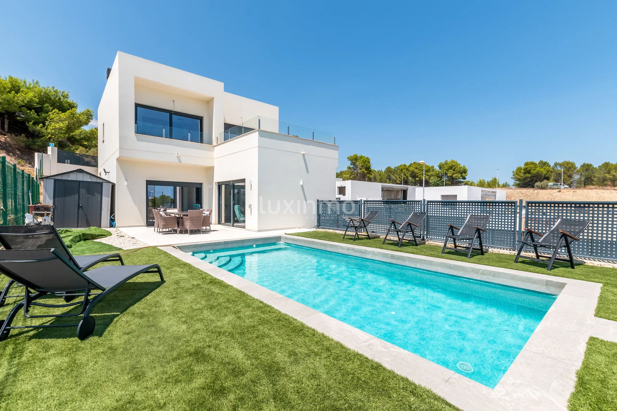 Modern villa with mountain views and private swimming pool in Alfaz del PI