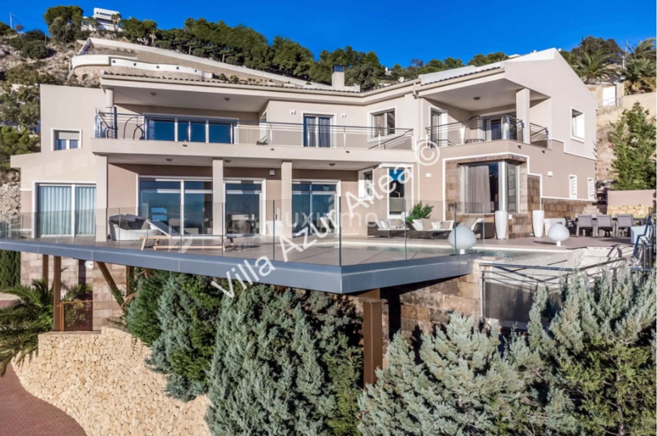 Luxury villa with sea views in Altea