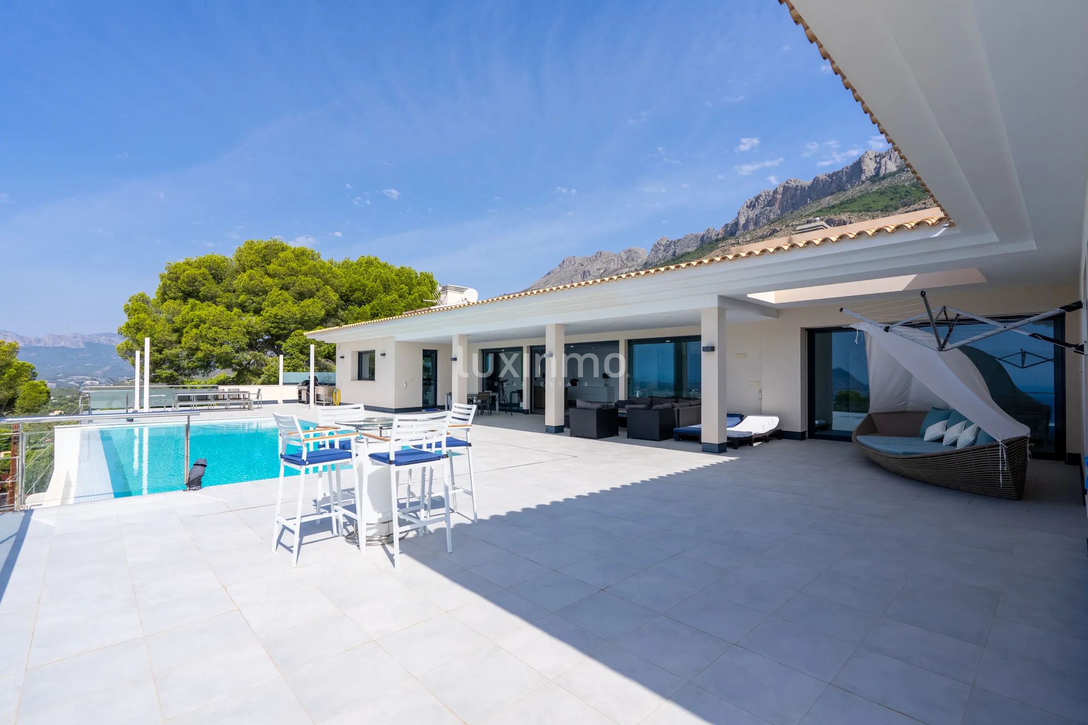Maison individuelle de luxe de style méditerranéen avec vue panoramique à Altea la Vella — photo 41