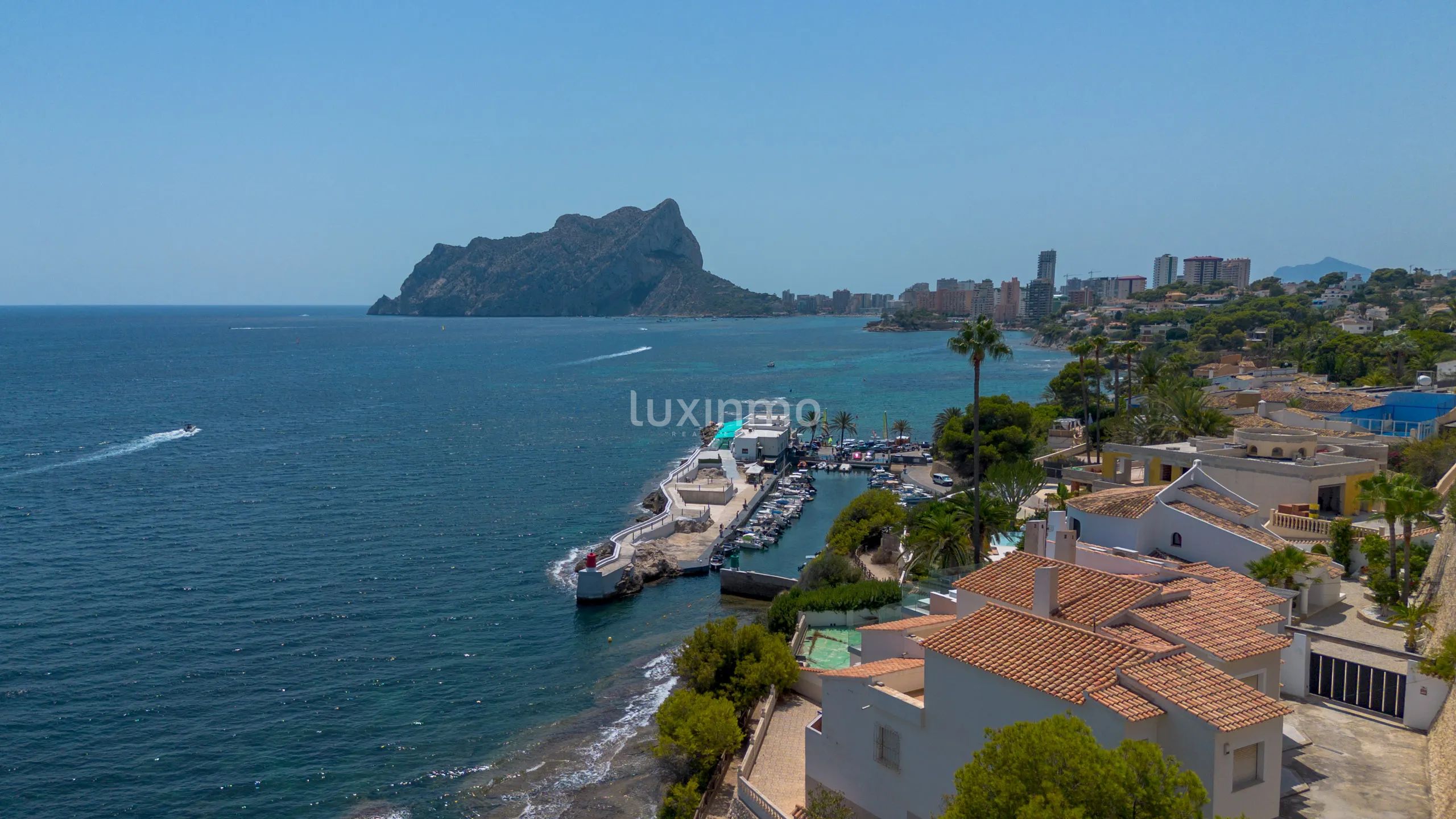 Charming 3-Bedroom Terraced House 1 line in La Fustera, Benissa — photo 2