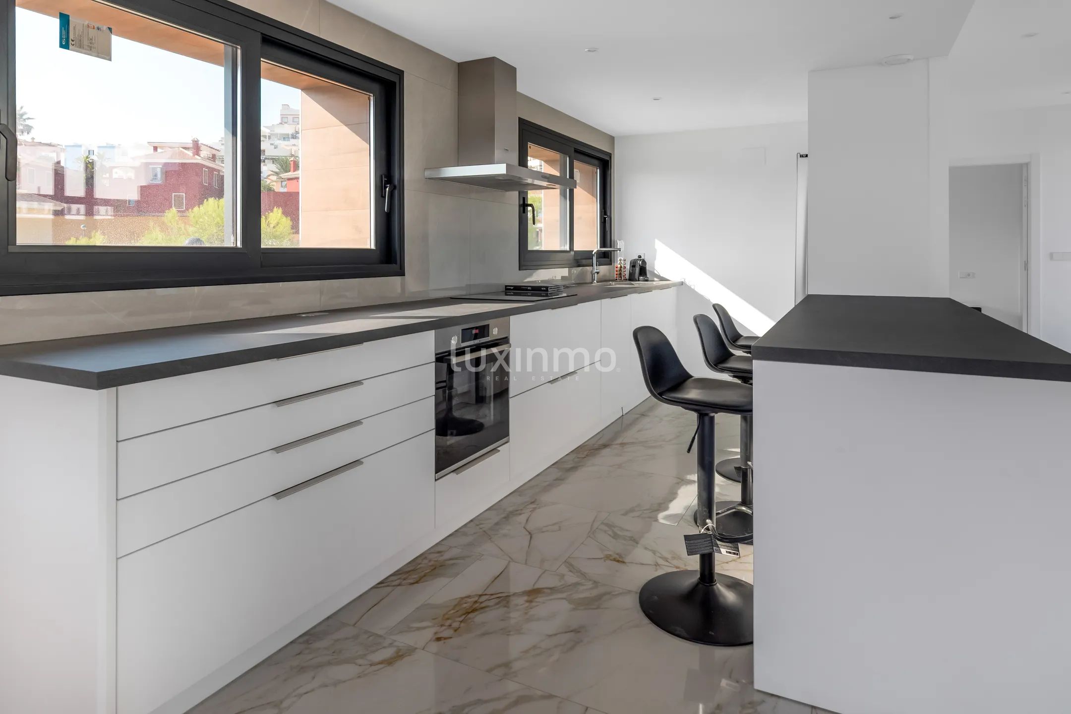 Brand new modern villa — photo 17