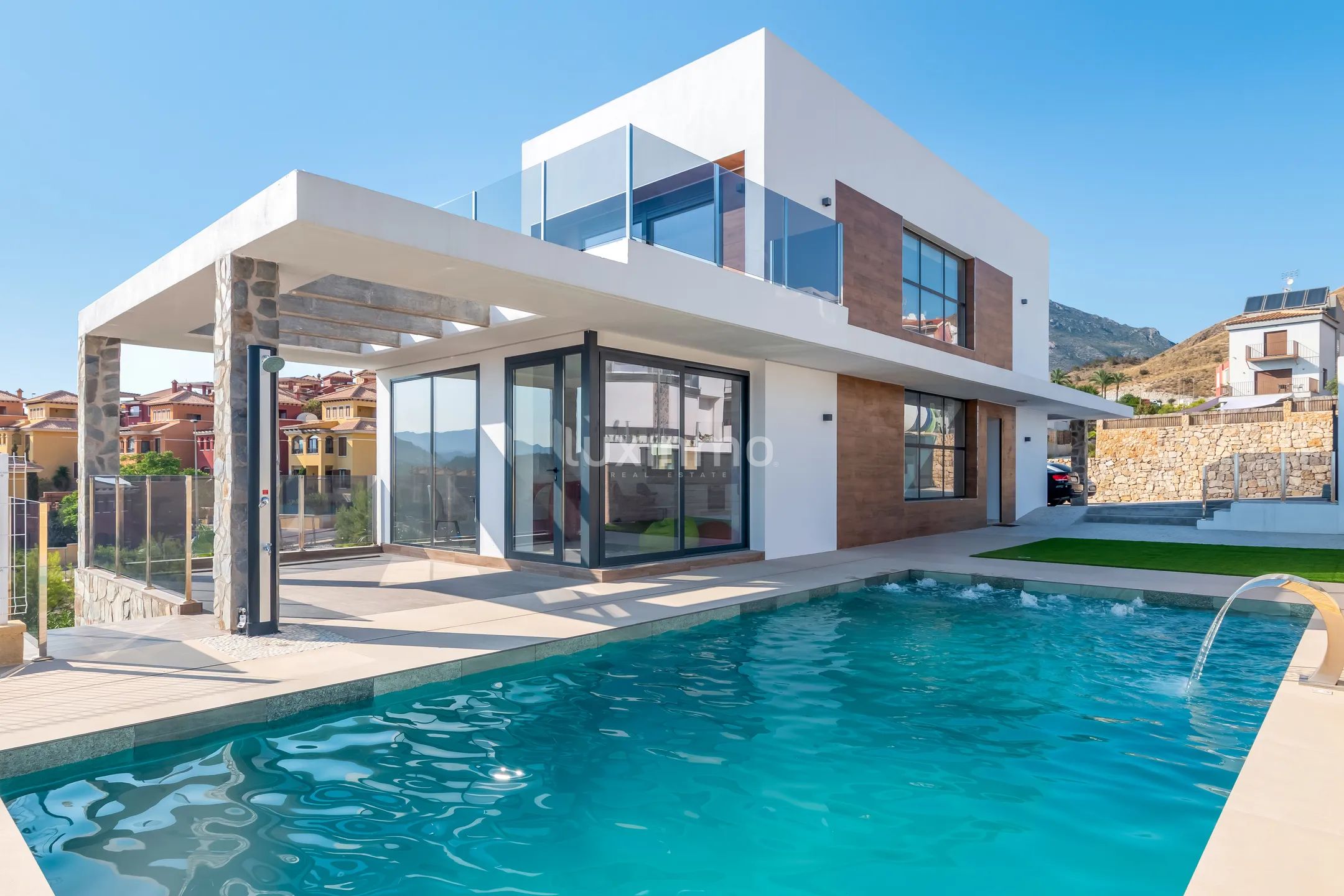 Brand new modern villa — photo 1