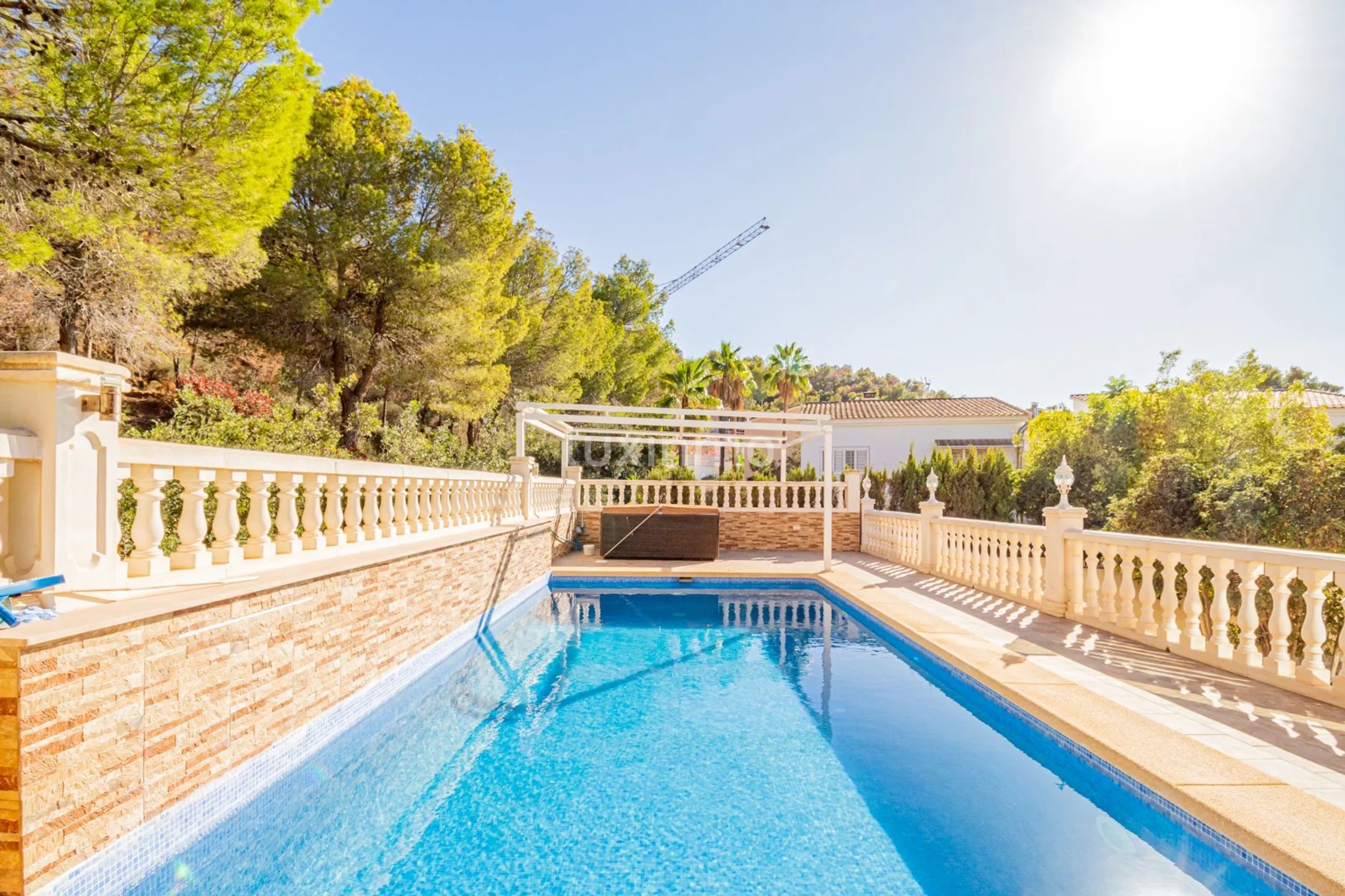 Charming Mediterranean-Style 4-Bedroom Villa in El Albir with Private Pool and Mountain Views — photo 2