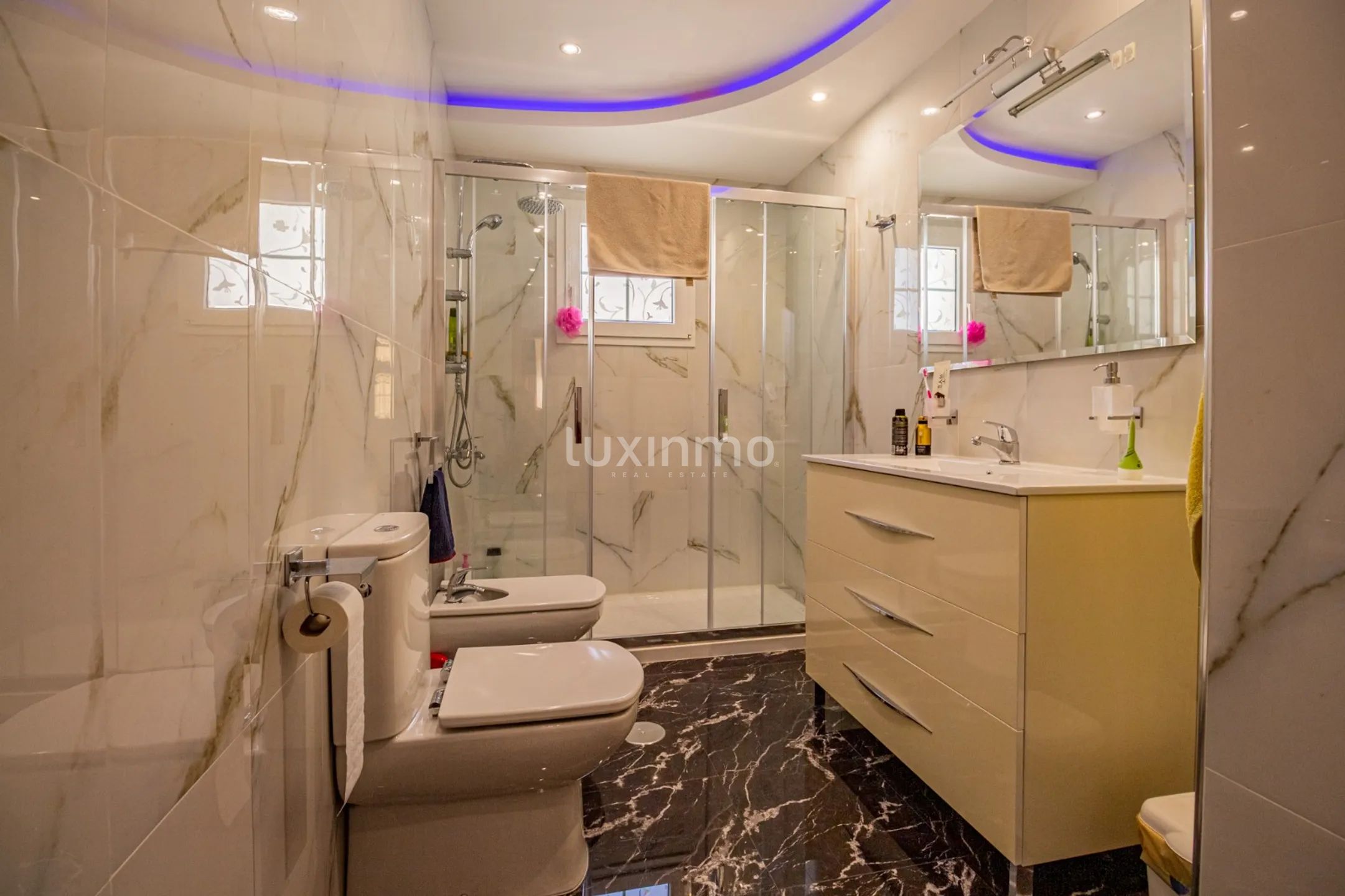 Charming Mediterranean-Style 4-Bedroom Villa in El Albir with Private Pool and Mountain Views — photo 7
