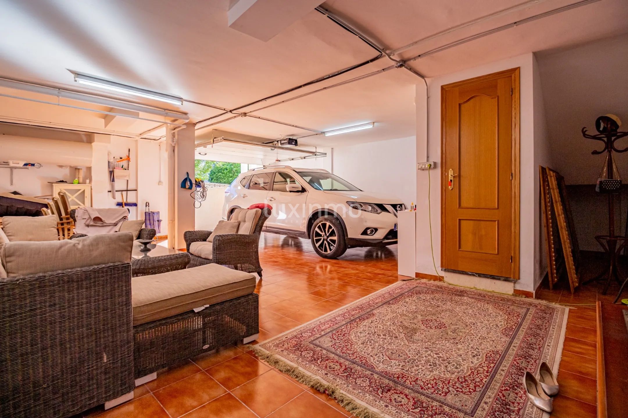 Charming Mediterranean-Style 4-Bedroom Villa in El Albir with Private Pool and Mountain Views — photo 25