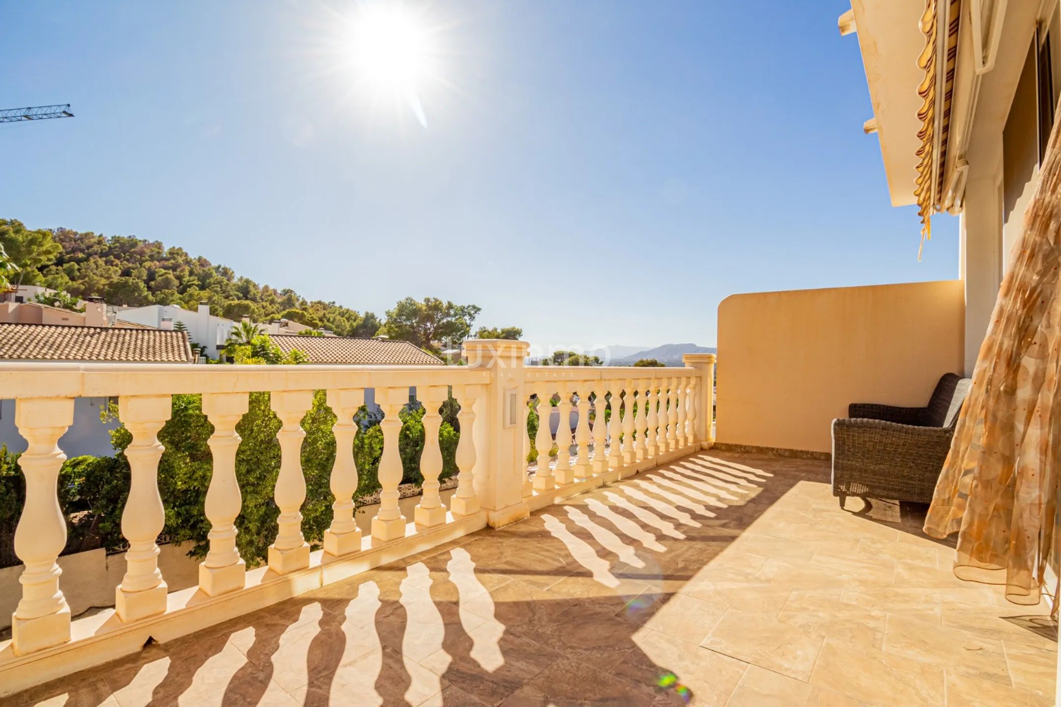 Charming Mediterranean-Style 4-Bedroom Villa in El Albir with Private Pool and Mountain Views — photo 8