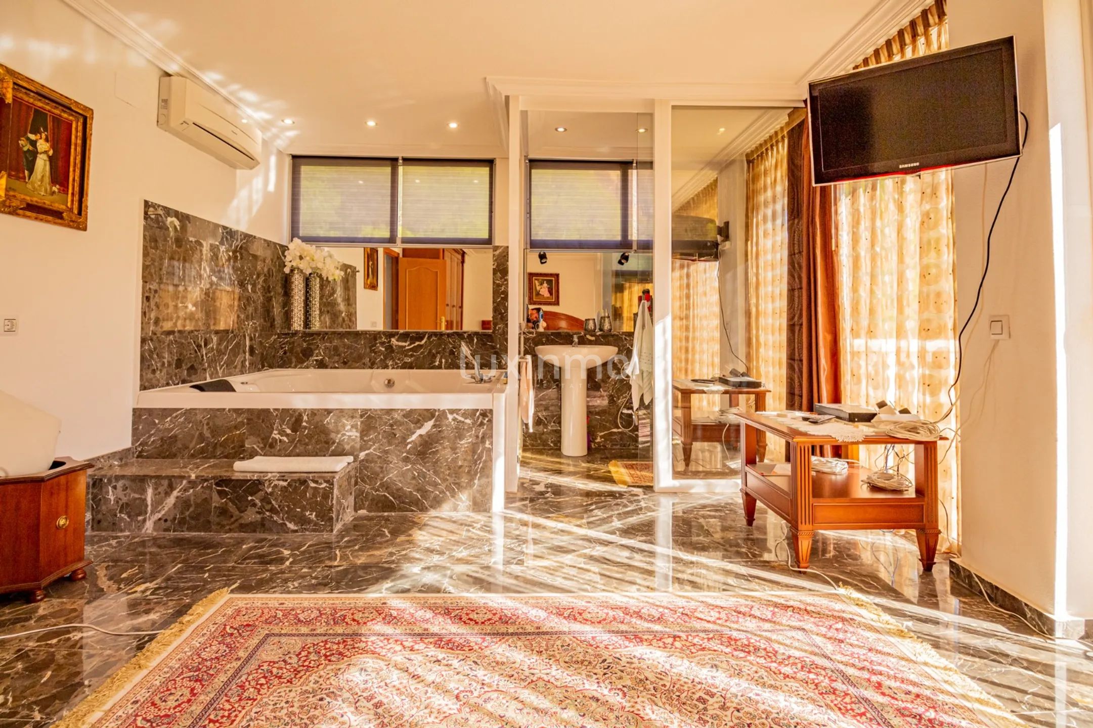 Charming Mediterranean-Style 4-Bedroom Villa in El Albir with Private Pool and Mountain Views — photo 14