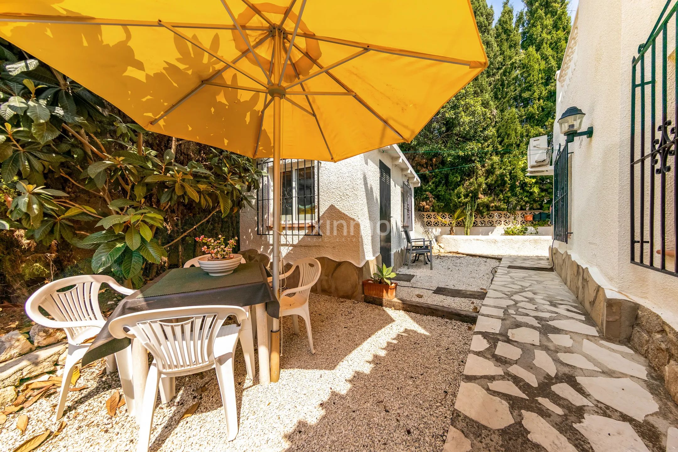 Sørvendt villa til salgs i Moraira — photo 19