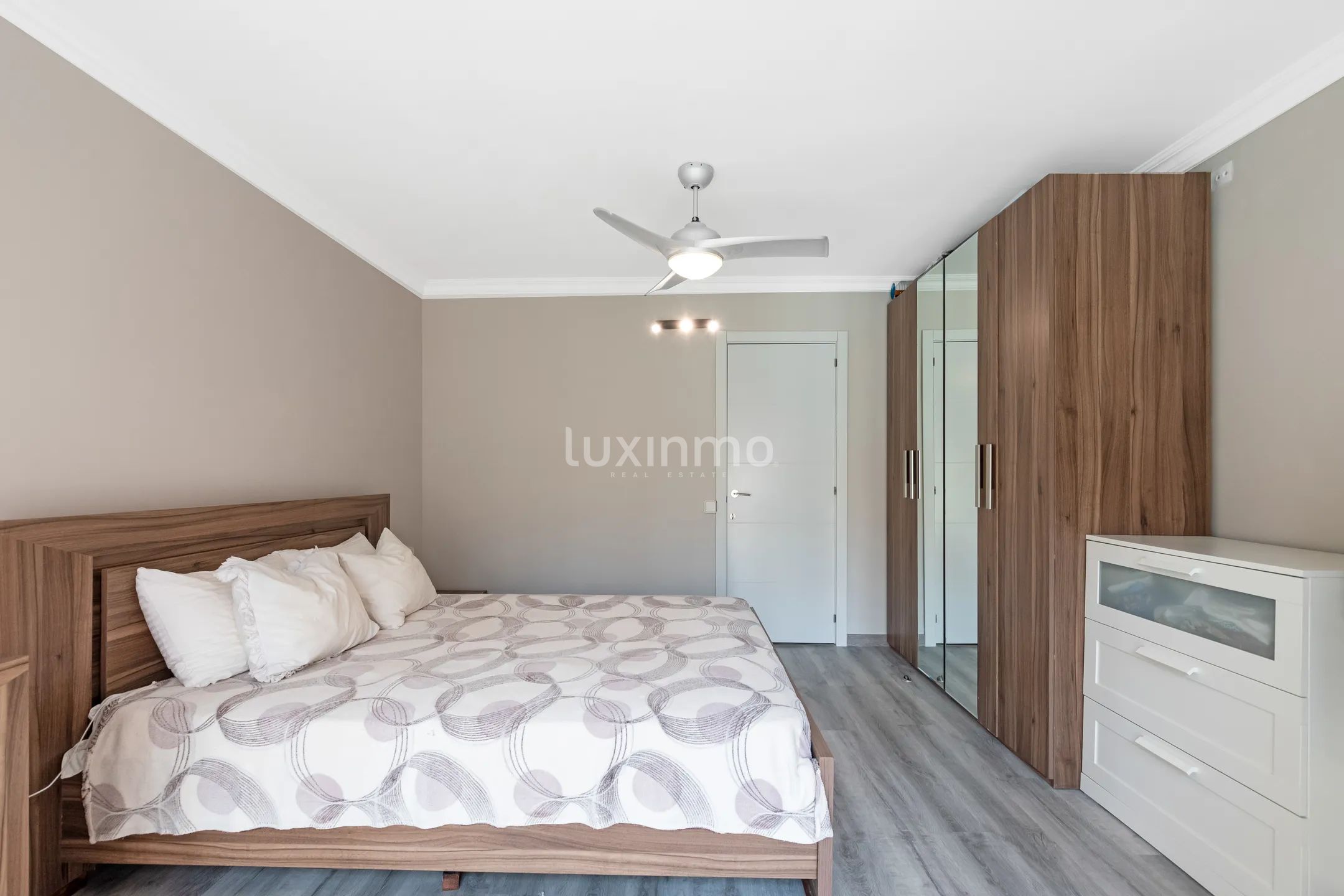 Fantastisk ombygd moderne duplex til salgs i Playa de Levante, Benidorm — photo 19