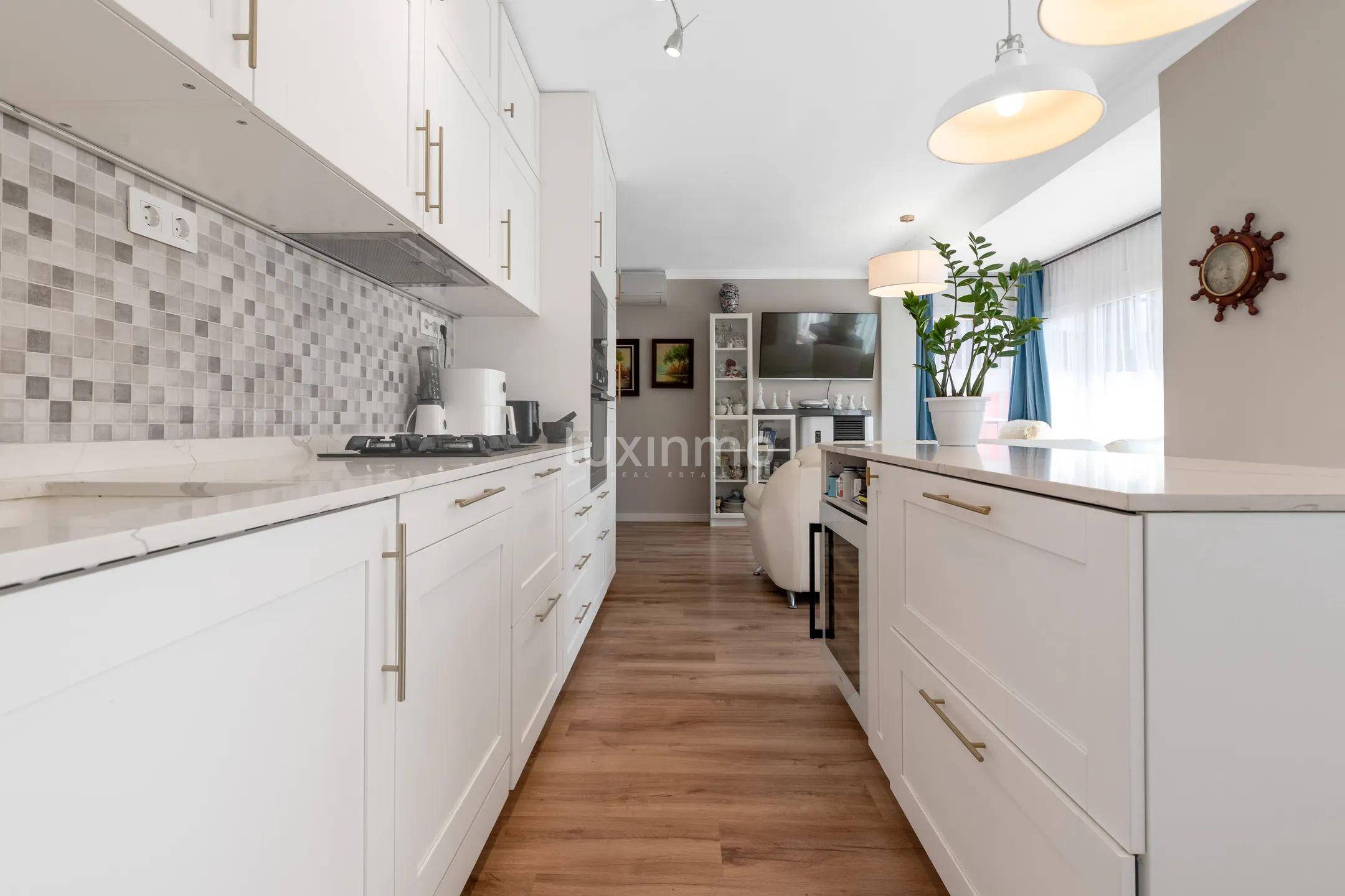 Stunning Remodeled Modern Duplex for Sale in Playa de Levante, Benidorm — photo 5
