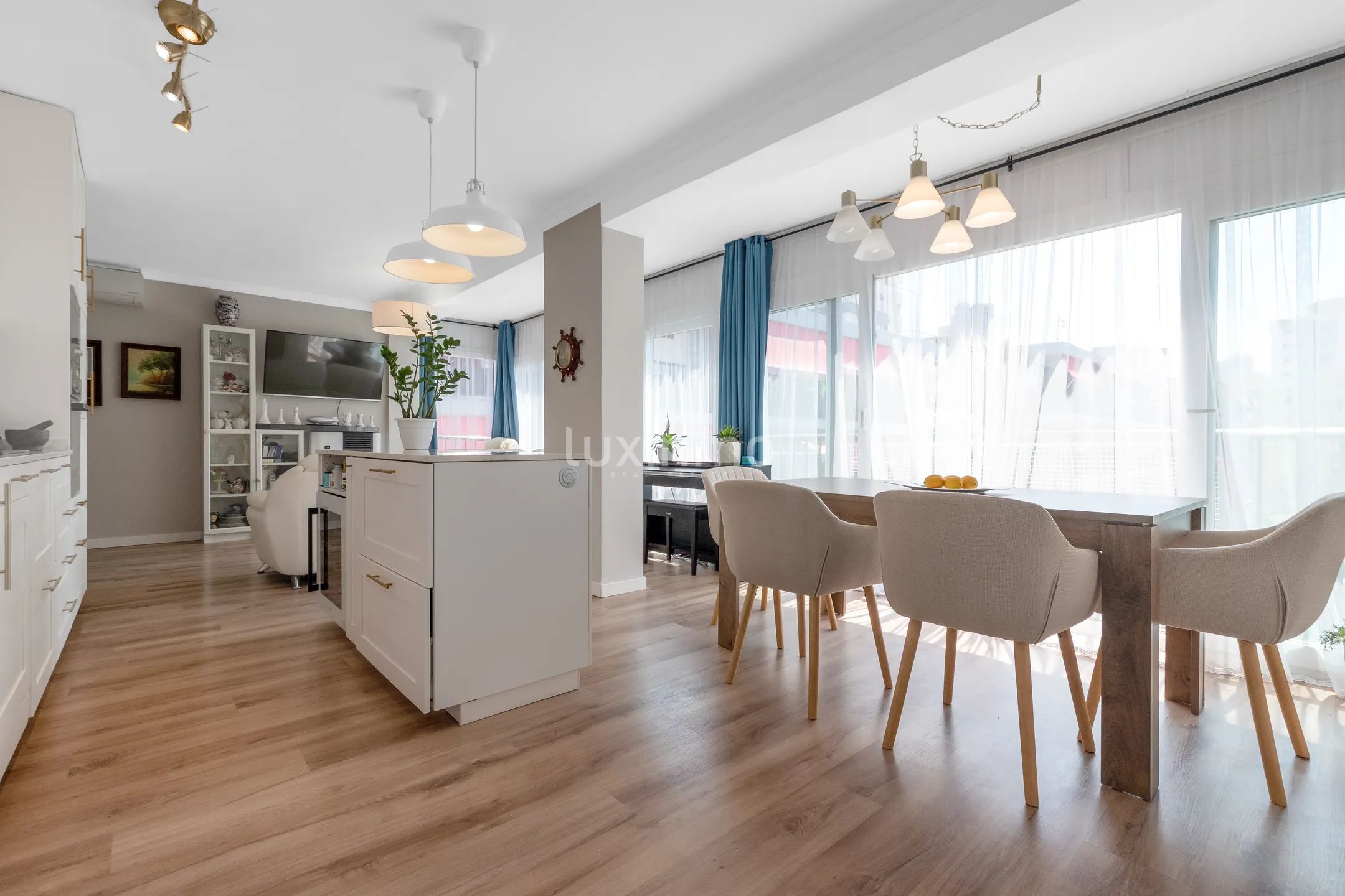 Fantastisk ombygd moderne duplex til salgs i Playa de Levante, Benidorm — photo 8